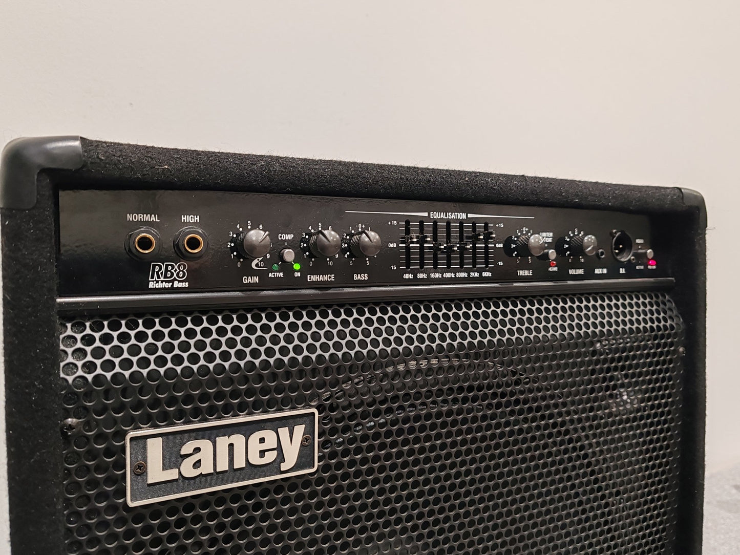 Laney RB8 - 300 watt Bass Combo Amplifier With 15" Celestion Speaker