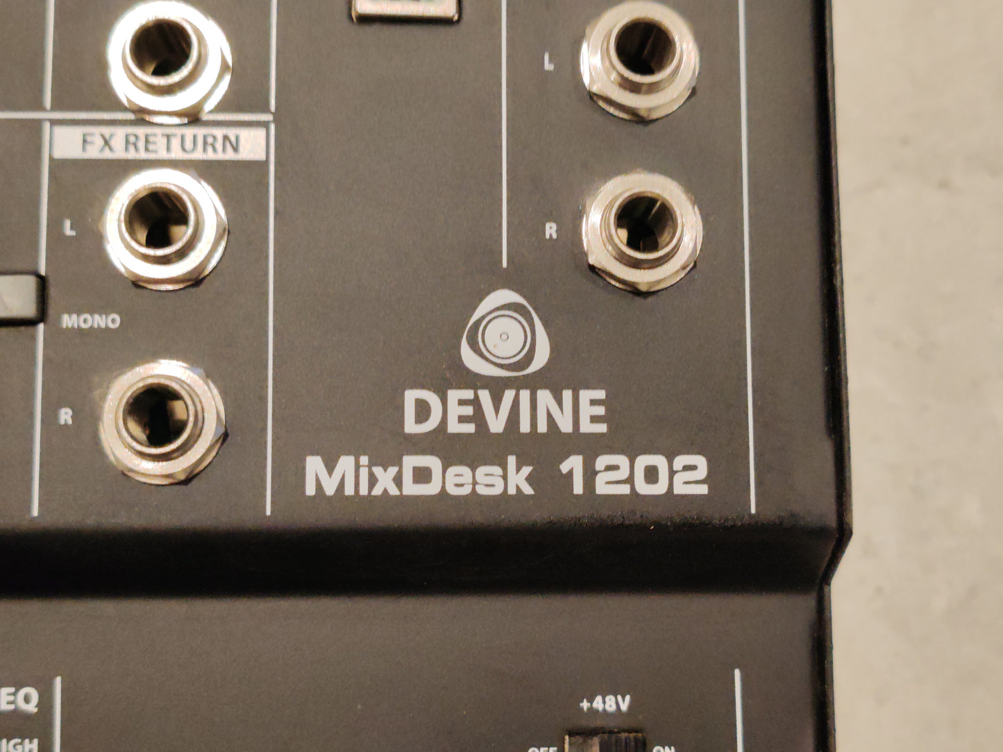 DEVINE MixDesk 1202 - Professional 12 Channel Mixer With Built in EQ