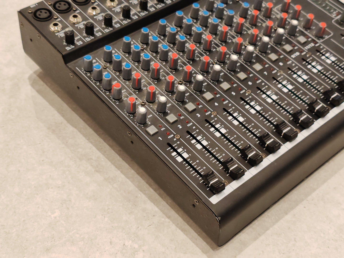 DEVINE MixDesk 1202 - Professional 12 Channel Mixer With Built in EQ