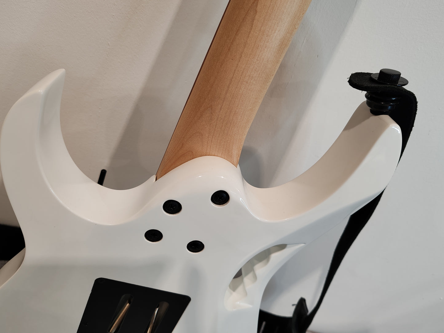 Ibanez Jem Jr Electric Guitar - White - Double Locking Trem