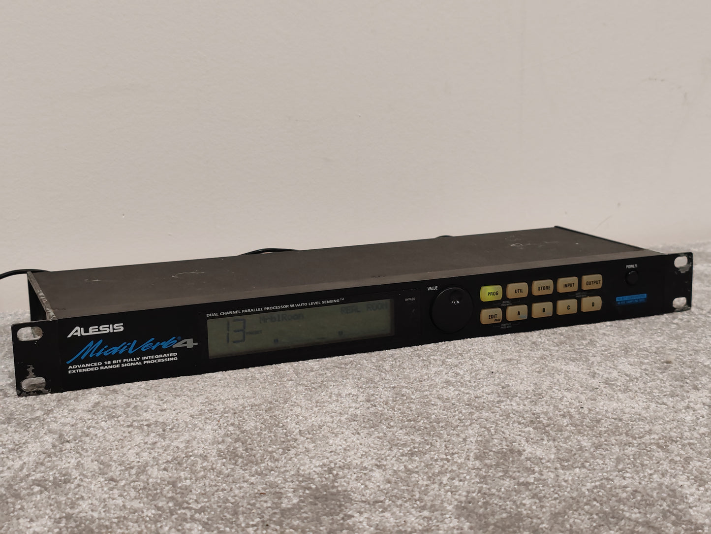 Alesis MidiVerb 4 - Advanced 18 Bit Fully Integrated Signal Processing