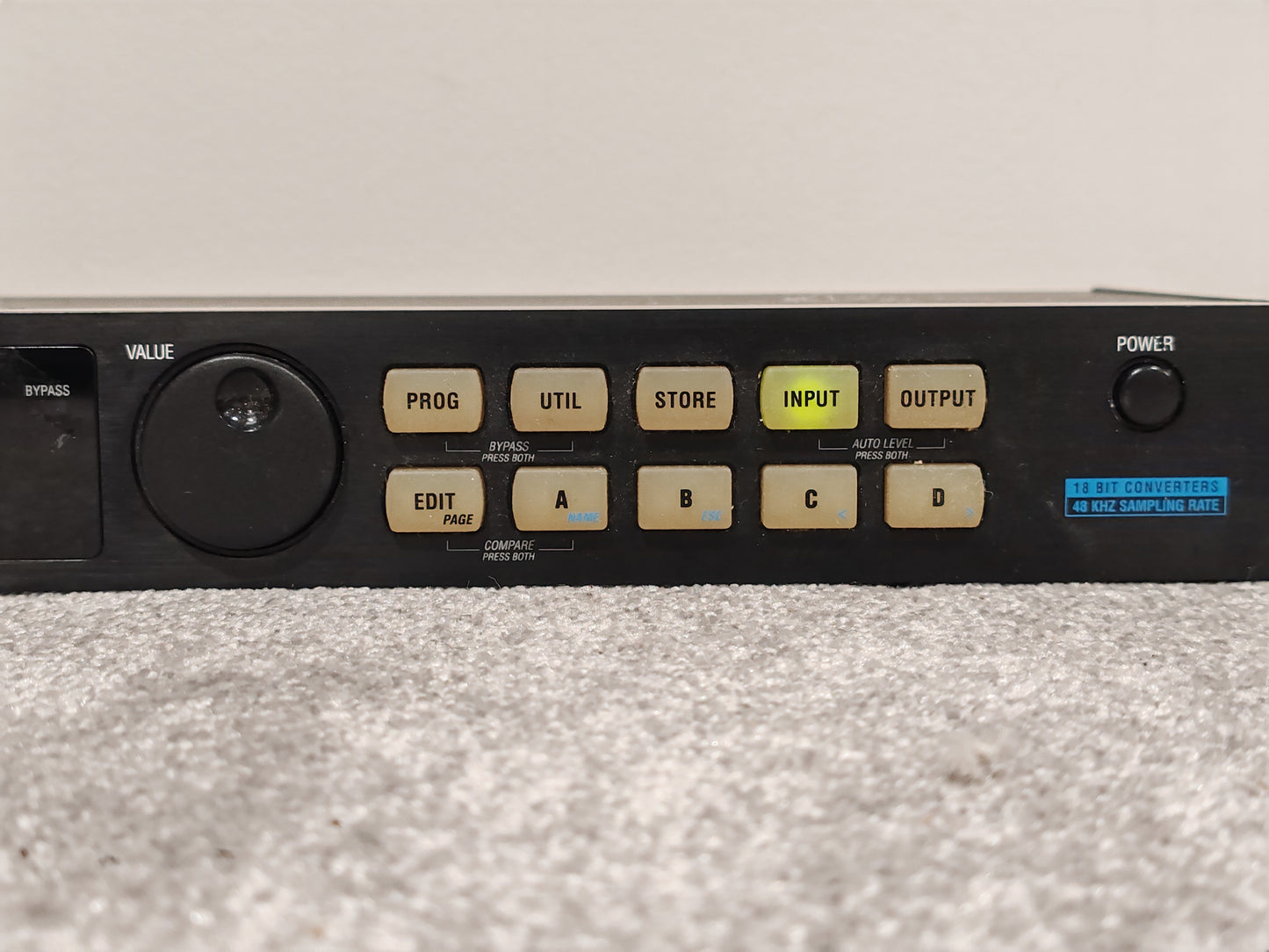 Alesis MidiVerb 4 - Advanced 18 Bit Fully Integrated Signal Processing