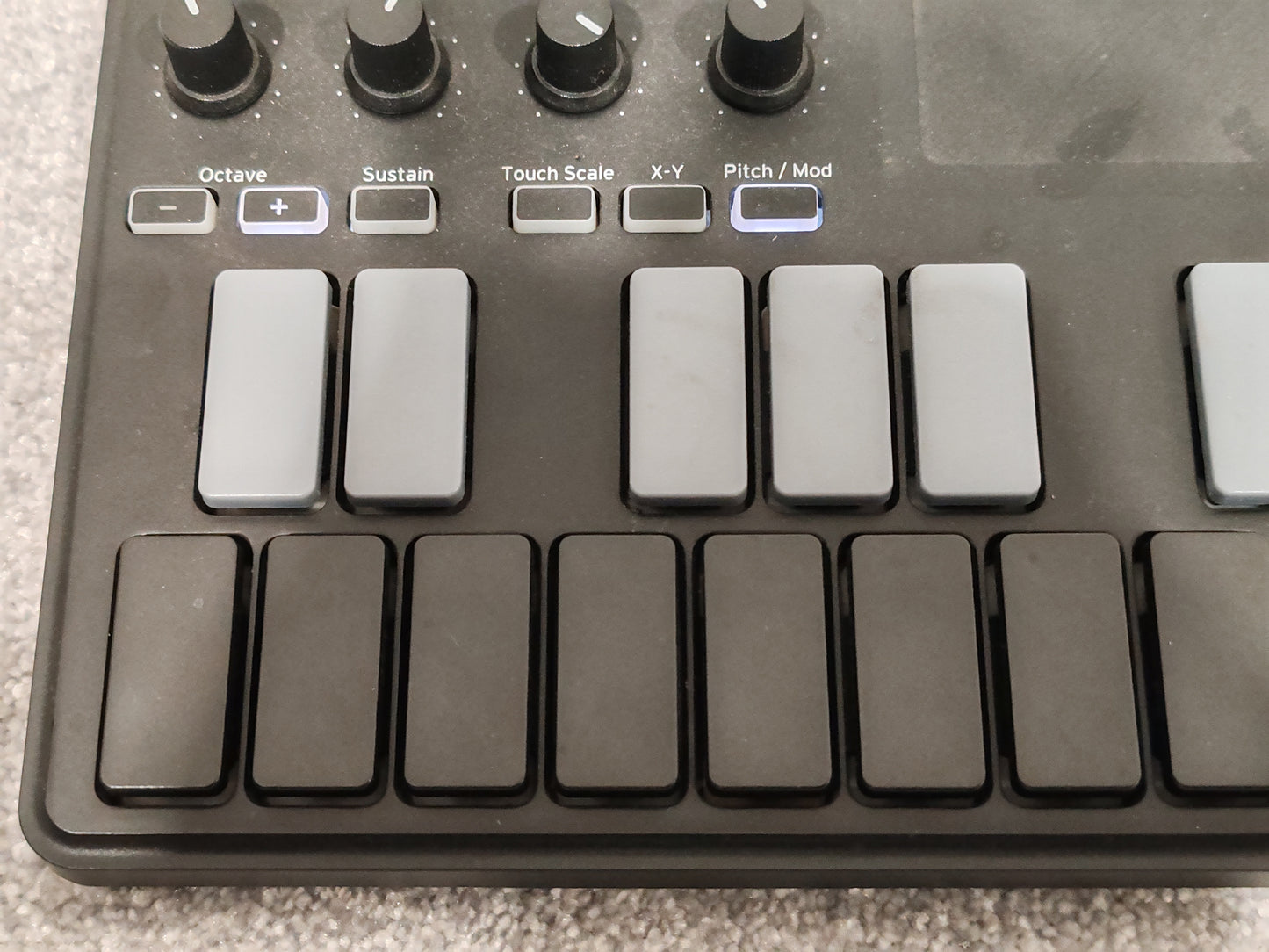 Korg nanoKey Studio - Compact Mobile MIDI Keyboard - 25 Keys