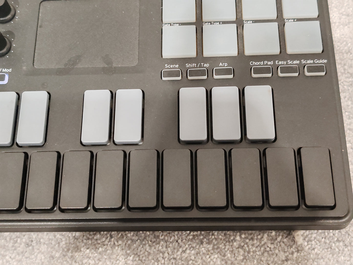 Korg nanoKey Studio - Compact Mobile MIDI Keyboard - 25 Keys