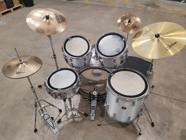 Tama Imperialstar 5 Piece Drumkit with 4 Piece Cymbal Set and Cowbell - Silver