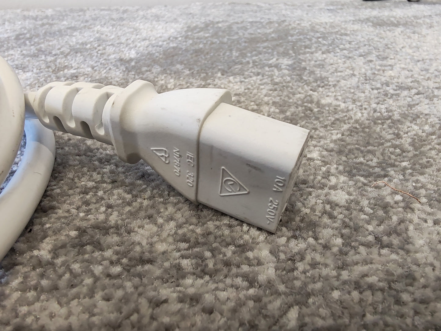 2x 3m IEC C14 to IEC C13 White Extension Leads 10A (Kettle Cable)