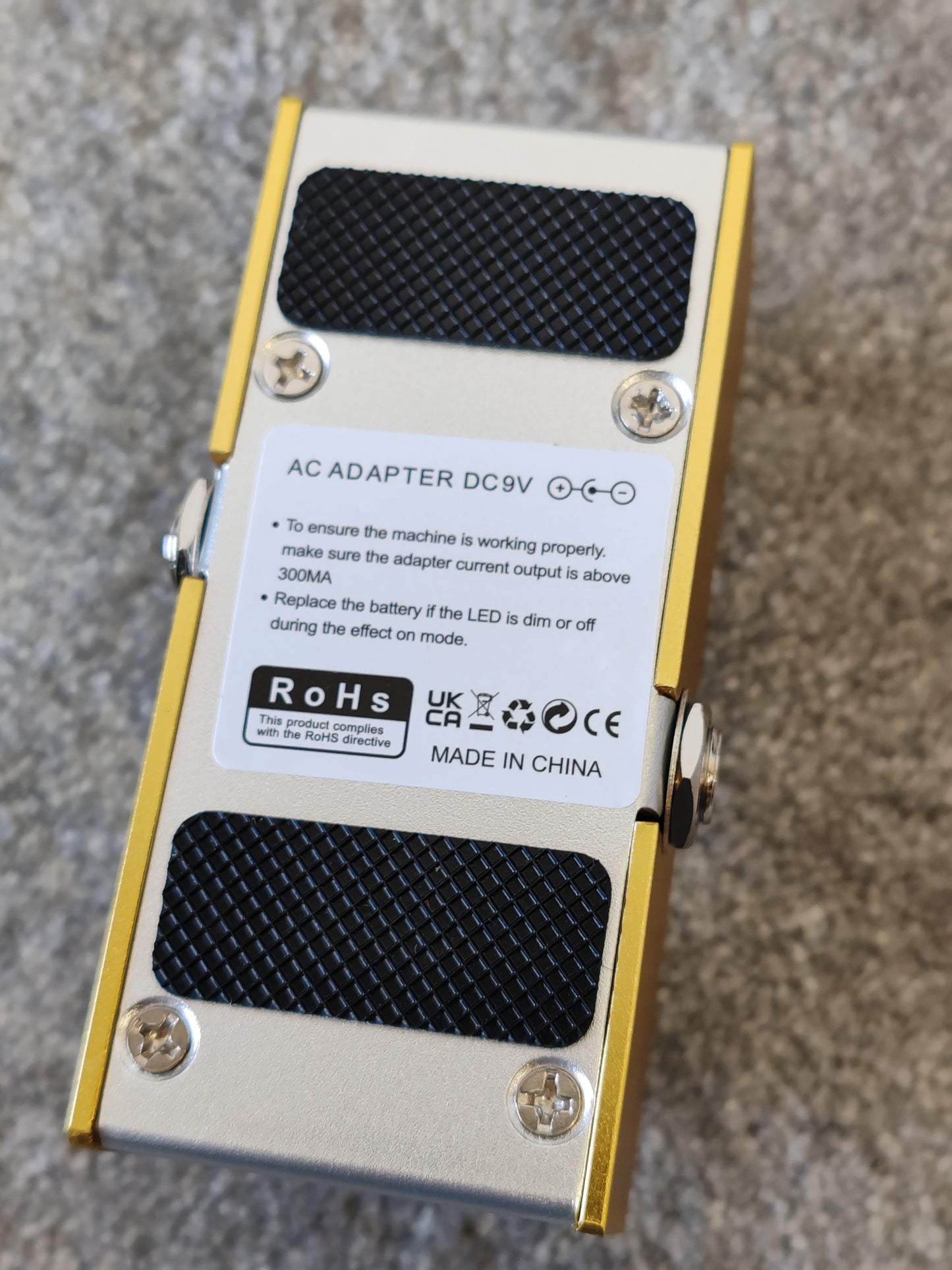 Tremolo Effects Pedal - True Bypass - Gold