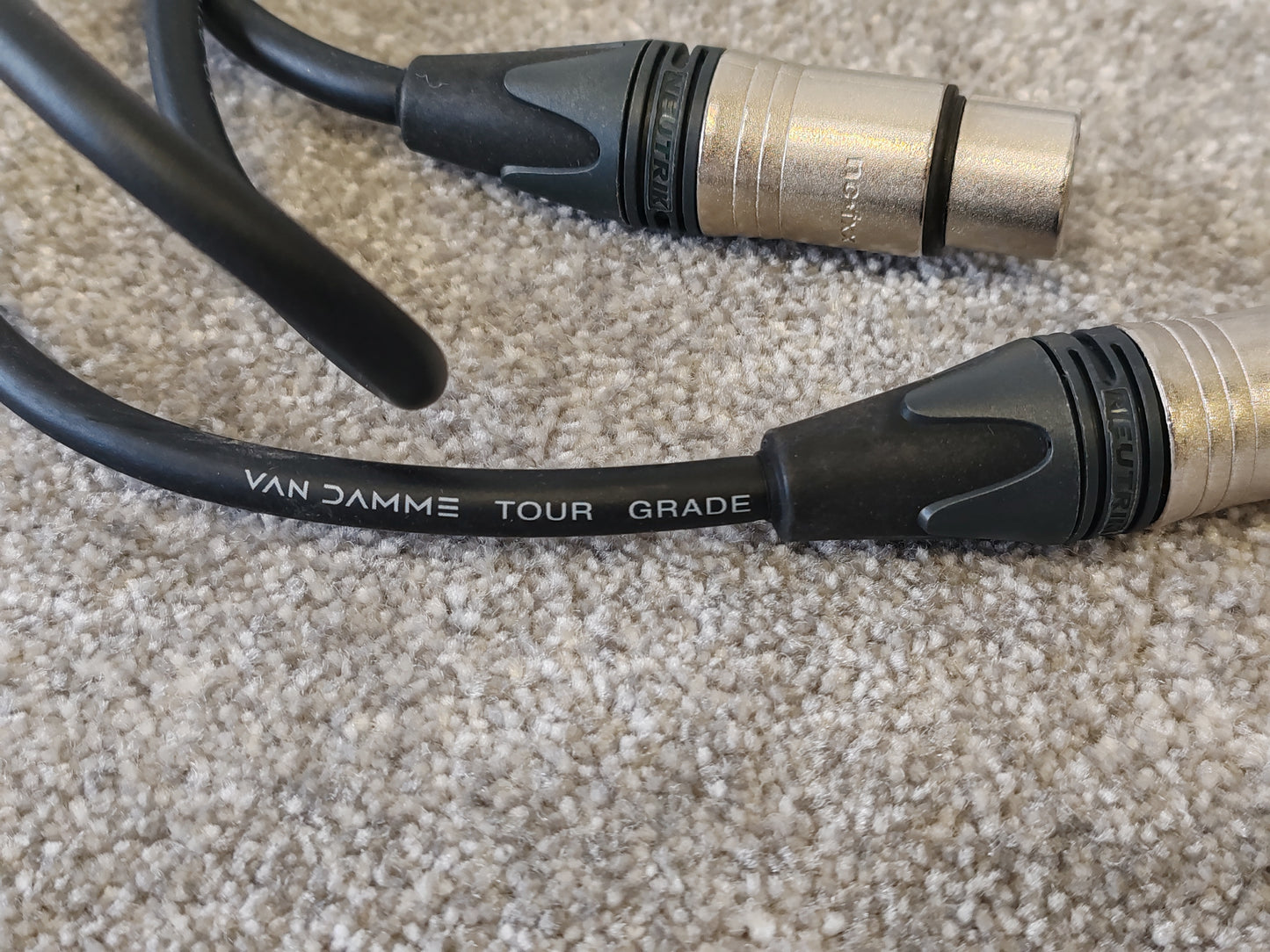 Selection of 6 XLR Cables, Brands including Van Damme, qtx, Lynx, Various Lengths and Colours