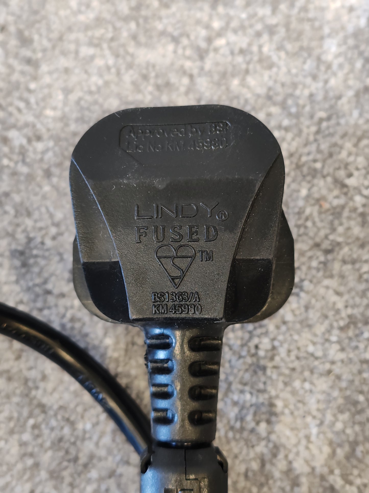 LINDY 10m UK Mains 3 Pin Plug to IEC C13 Power Cable