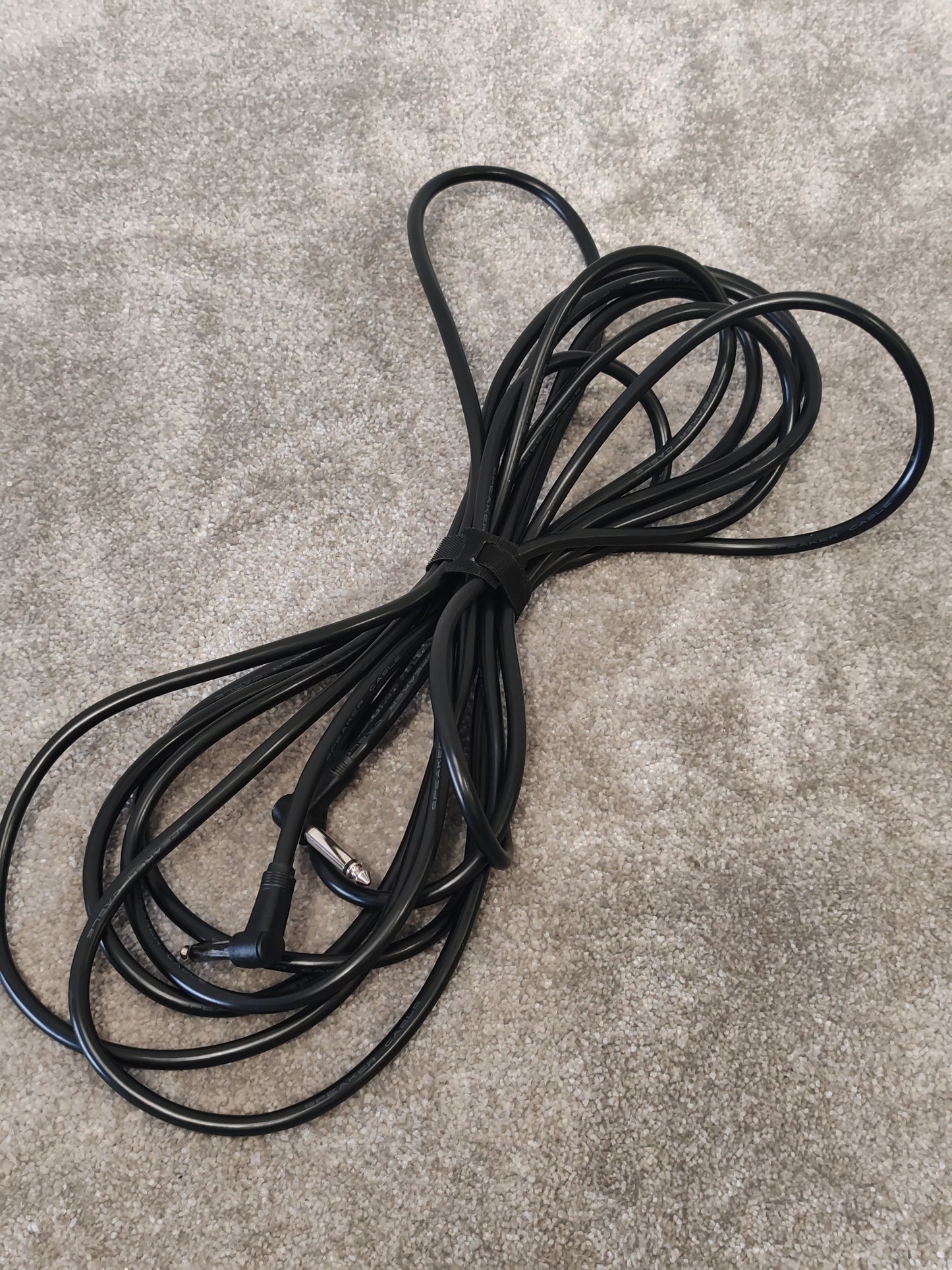 1/4" TS Mono Guitar Cable, Moulded Jacks, 6M