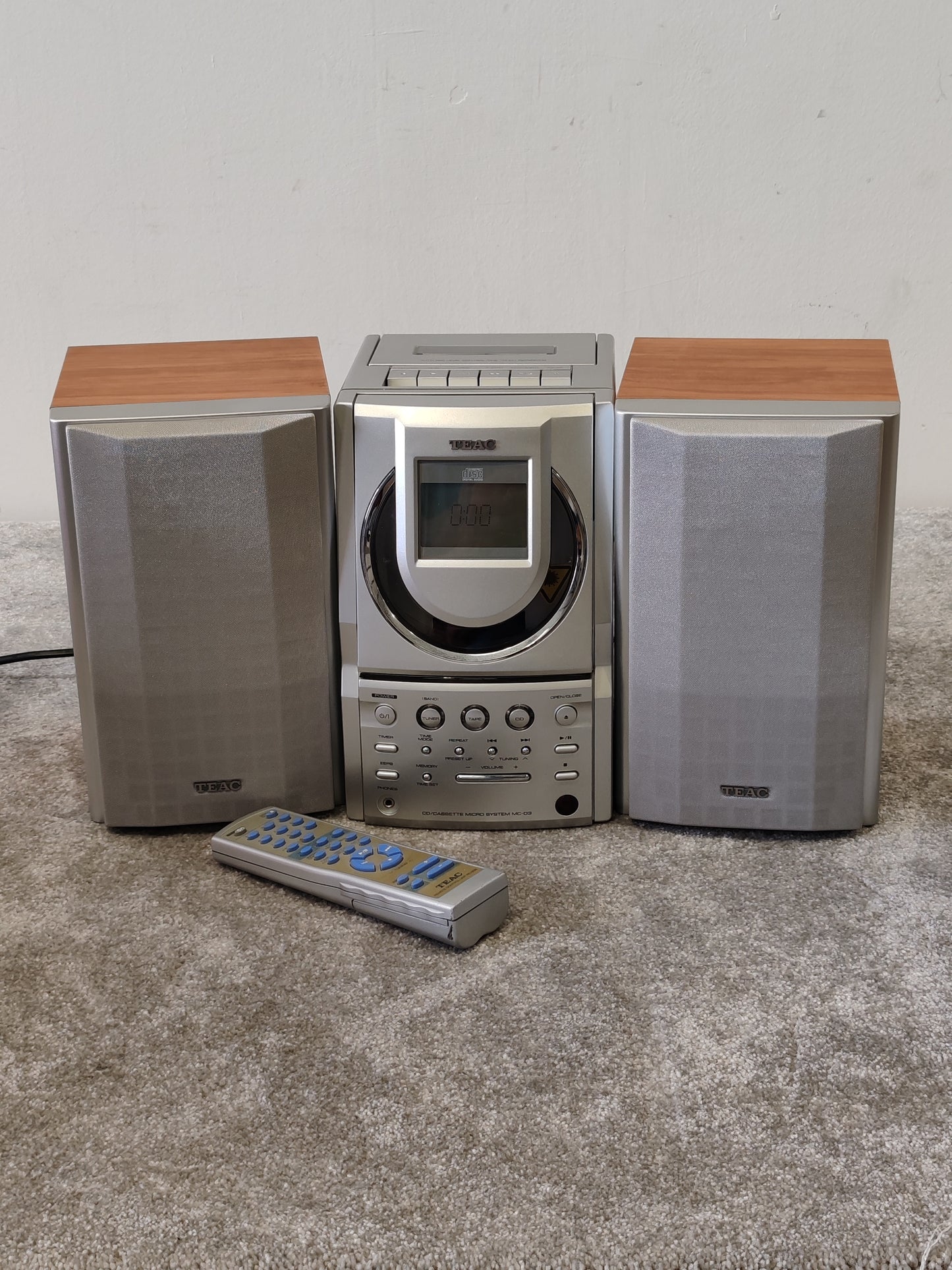 TEAC MC-D3 Micro Hi-Fi System – With Manual & Remote – Very Good