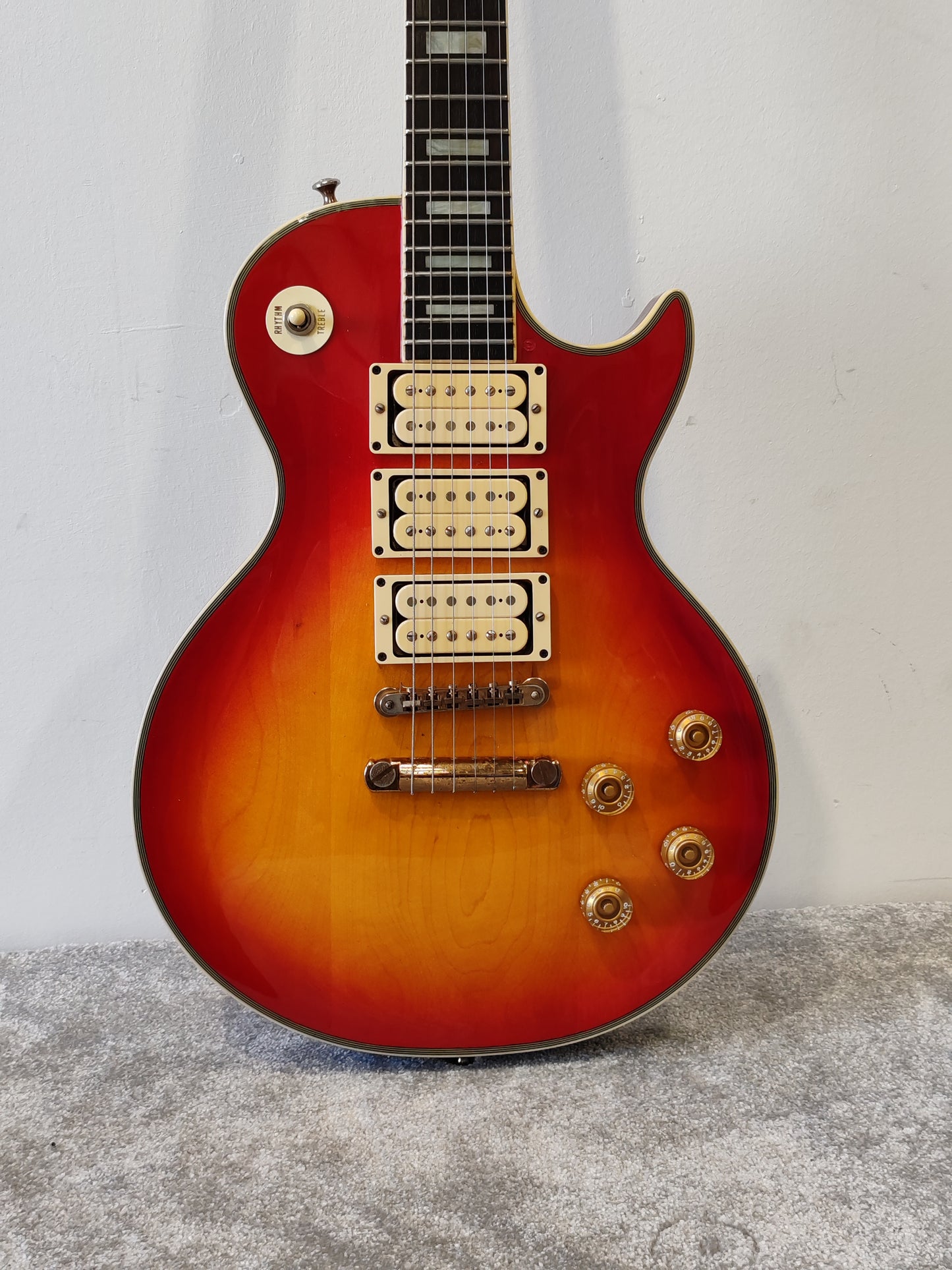 Greco Custom 1980 Les Paul 'Ace Frehley' of Kiss Fame – Very Good Condition w/ Hard Case