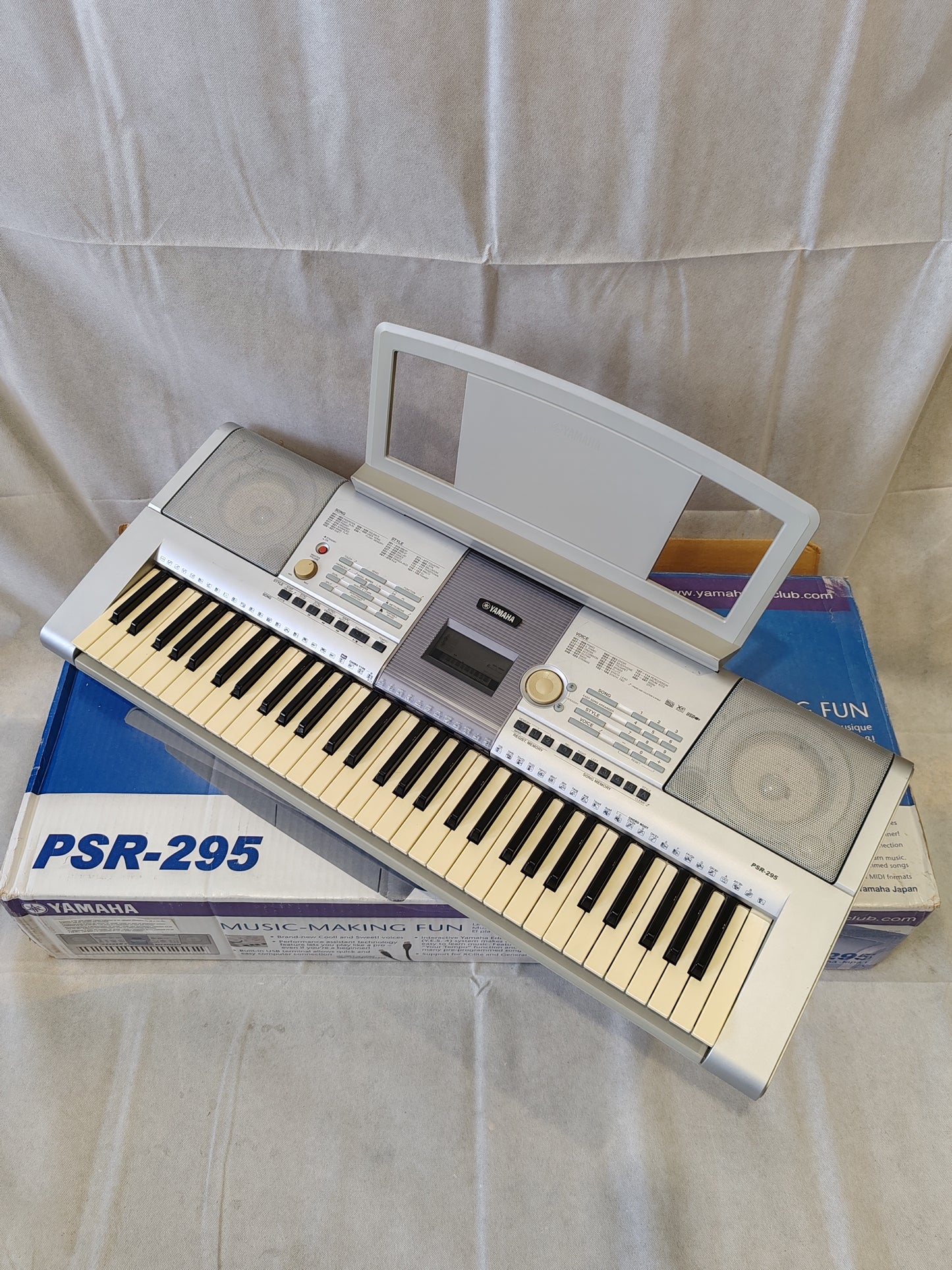 Yamaha PSR-295 Portable Keyboard – Fair Condition w/ Original Box