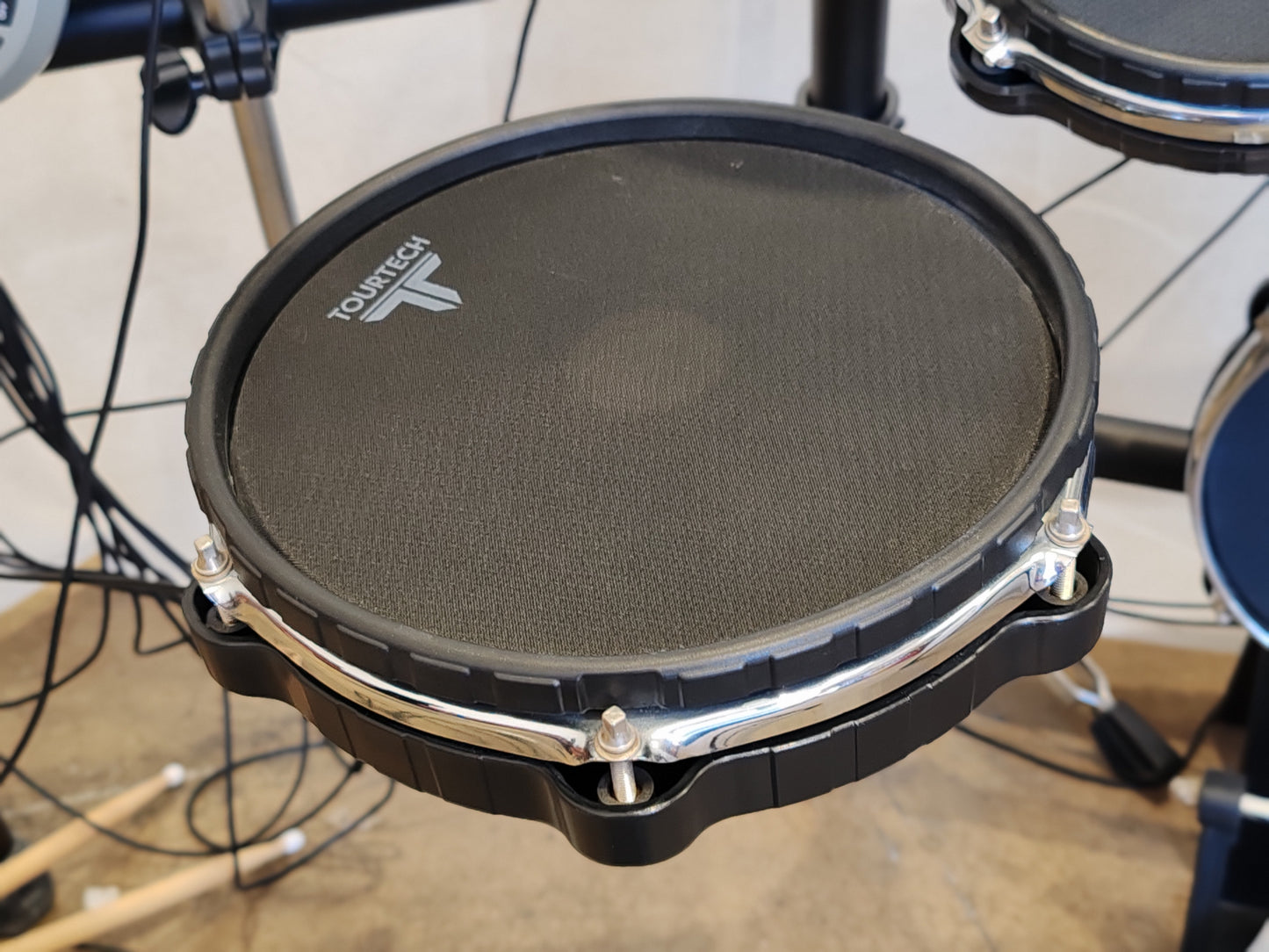 Tourtech TT-22M Electronic Drum Kit – Excellent Condition | Mesh Pads, Multi-Zone Triggers, Built-In Sound Module