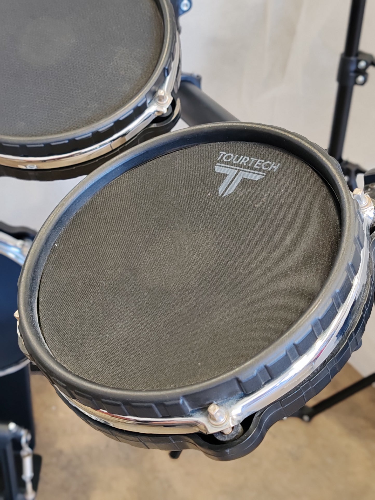 Tourtech TT-22M Electronic Drum Kit – Excellent Condition | Mesh Pads, Multi-Zone Triggers, Built-In Sound Module