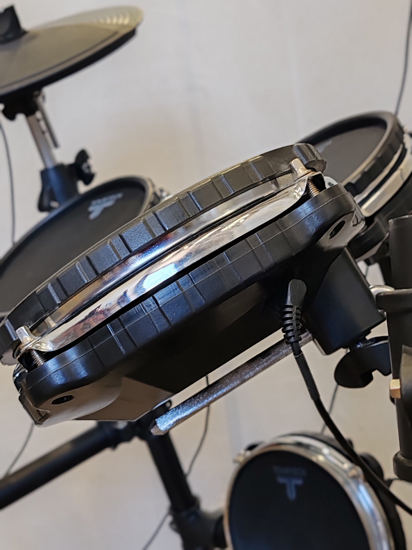 Tourtech TT-22M Electronic Drum Kit – Excellent Condition | Mesh Pads, Multi-Zone Triggers, Built-In Sound Module