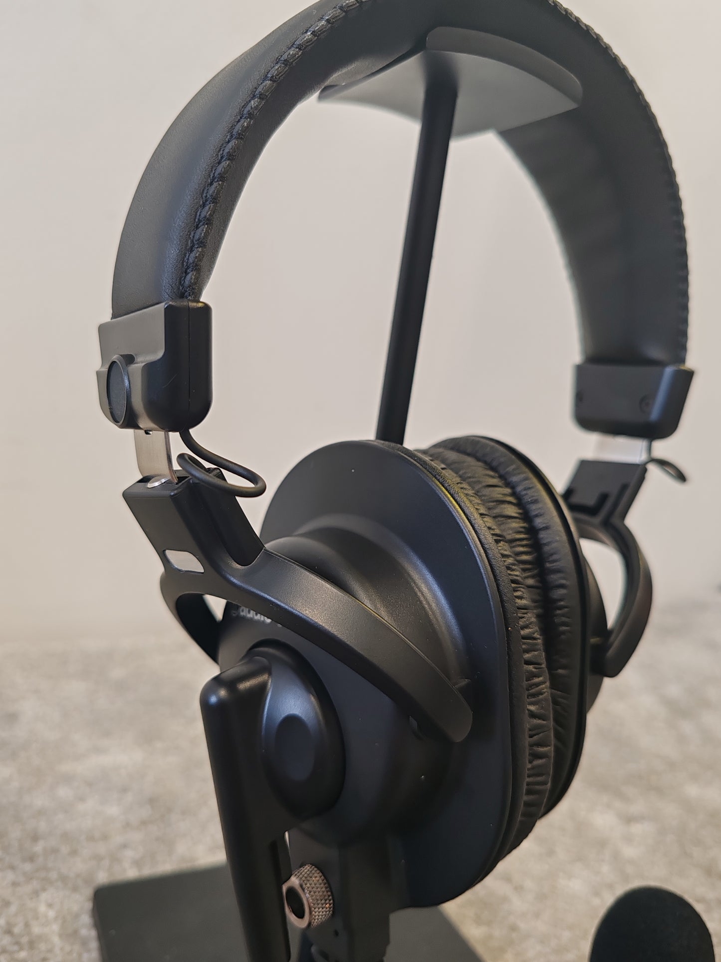 Audio-Technica BPHS1 Broadcast Headset – Cardioid Boom Mic – Excellent