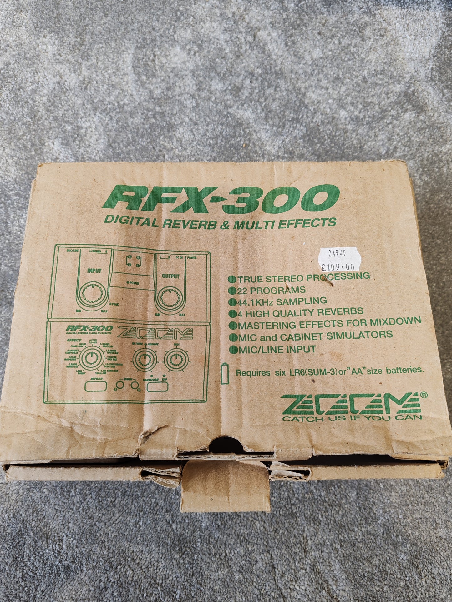 Zoom RFX-300 Multi-Effects Processor – Excellent Condition w/ Original Box