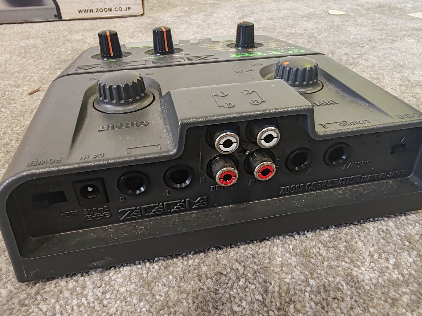 Zoom RFX-300 Multi-Effects Processor – Excellent Condition w/ Original Box