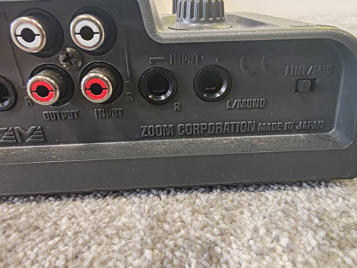 Zoom RFX-300 Multi-Effects Processor – Excellent Condition w/ Original Box