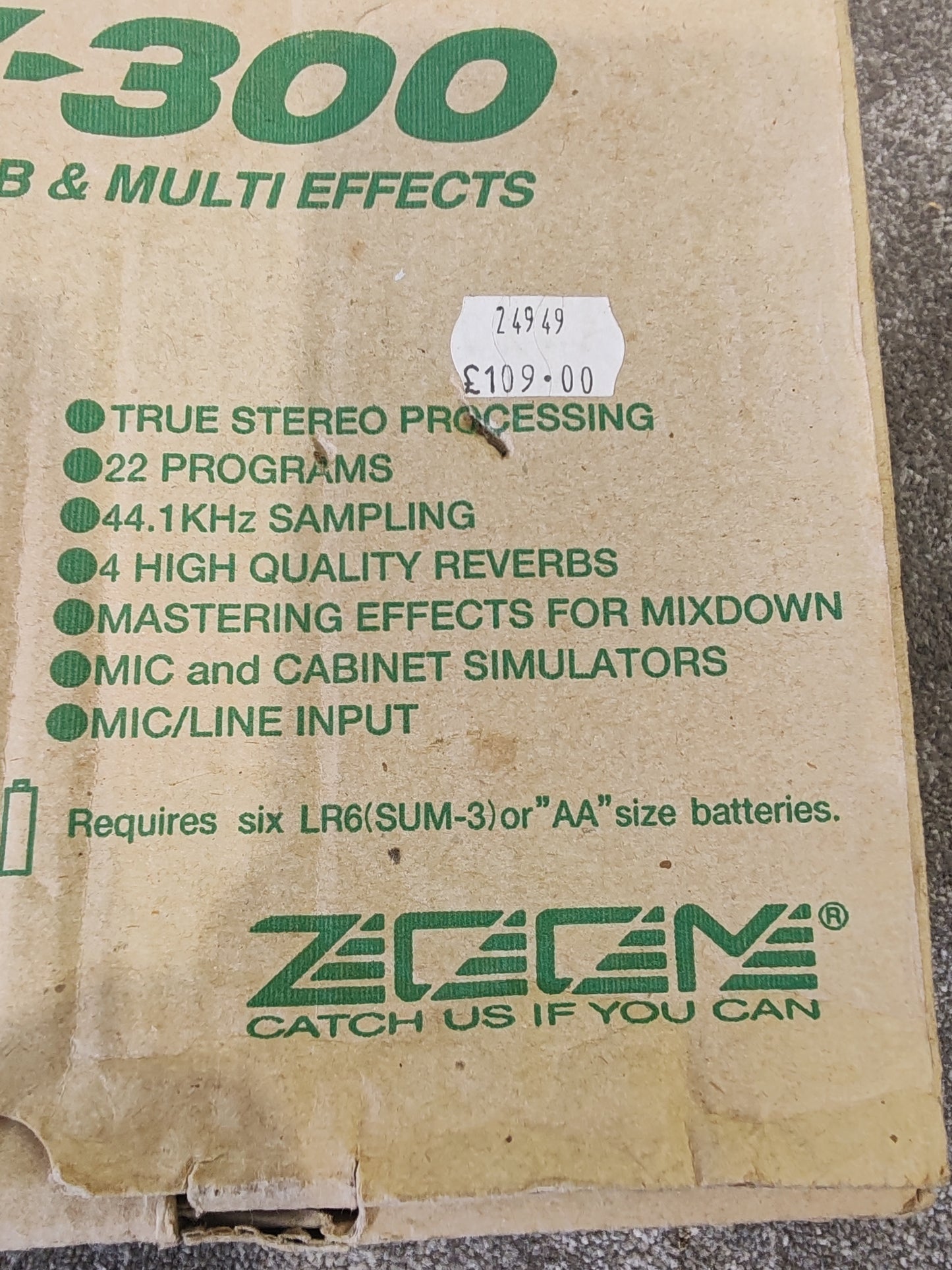 Zoom RFX-300 Multi-Effects Processor – Excellent Condition w/ Original Box