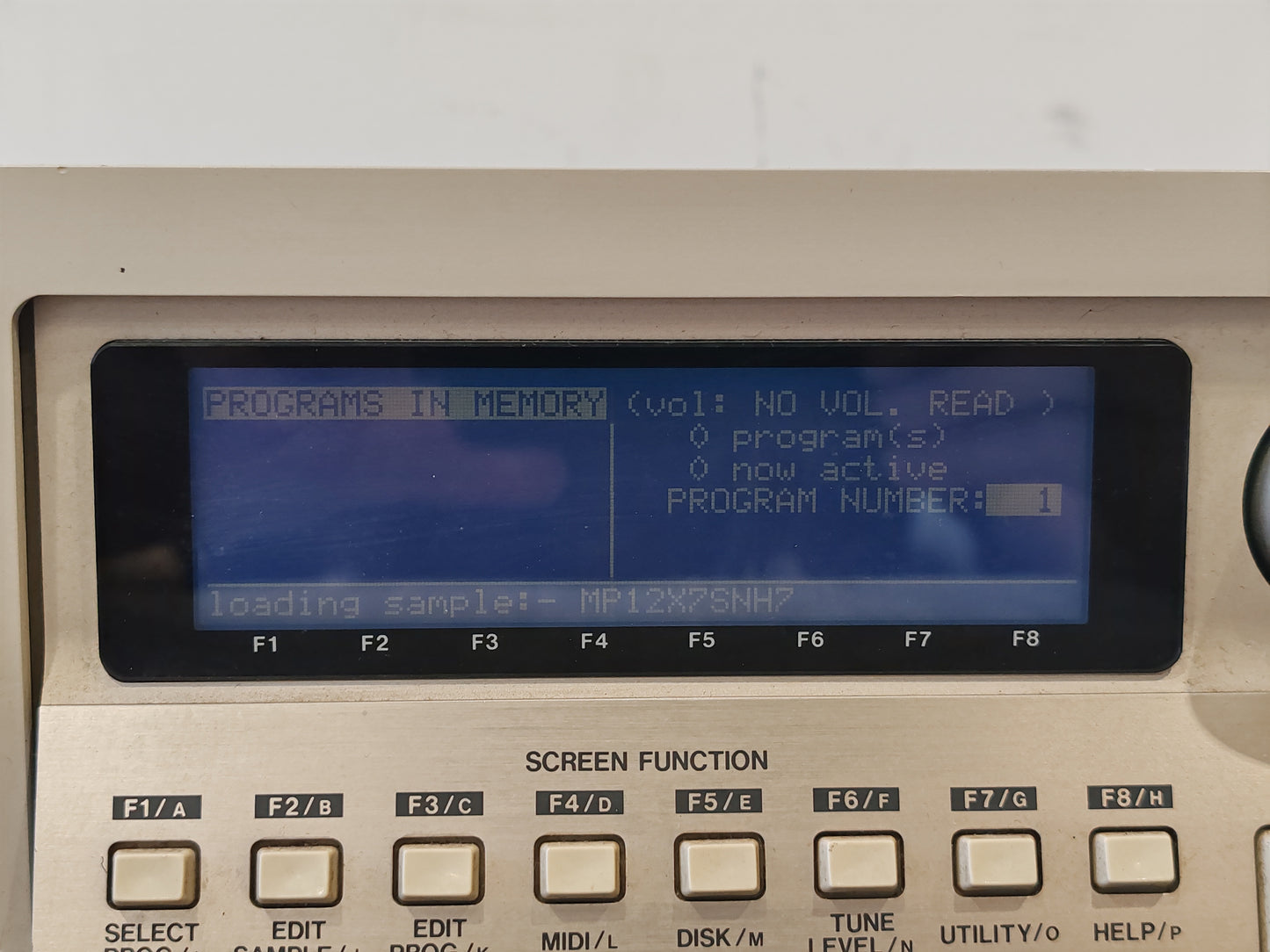 Akai S3200 Sampler - 16-bit/44.1kHz Sampling - Fair (Read Description)