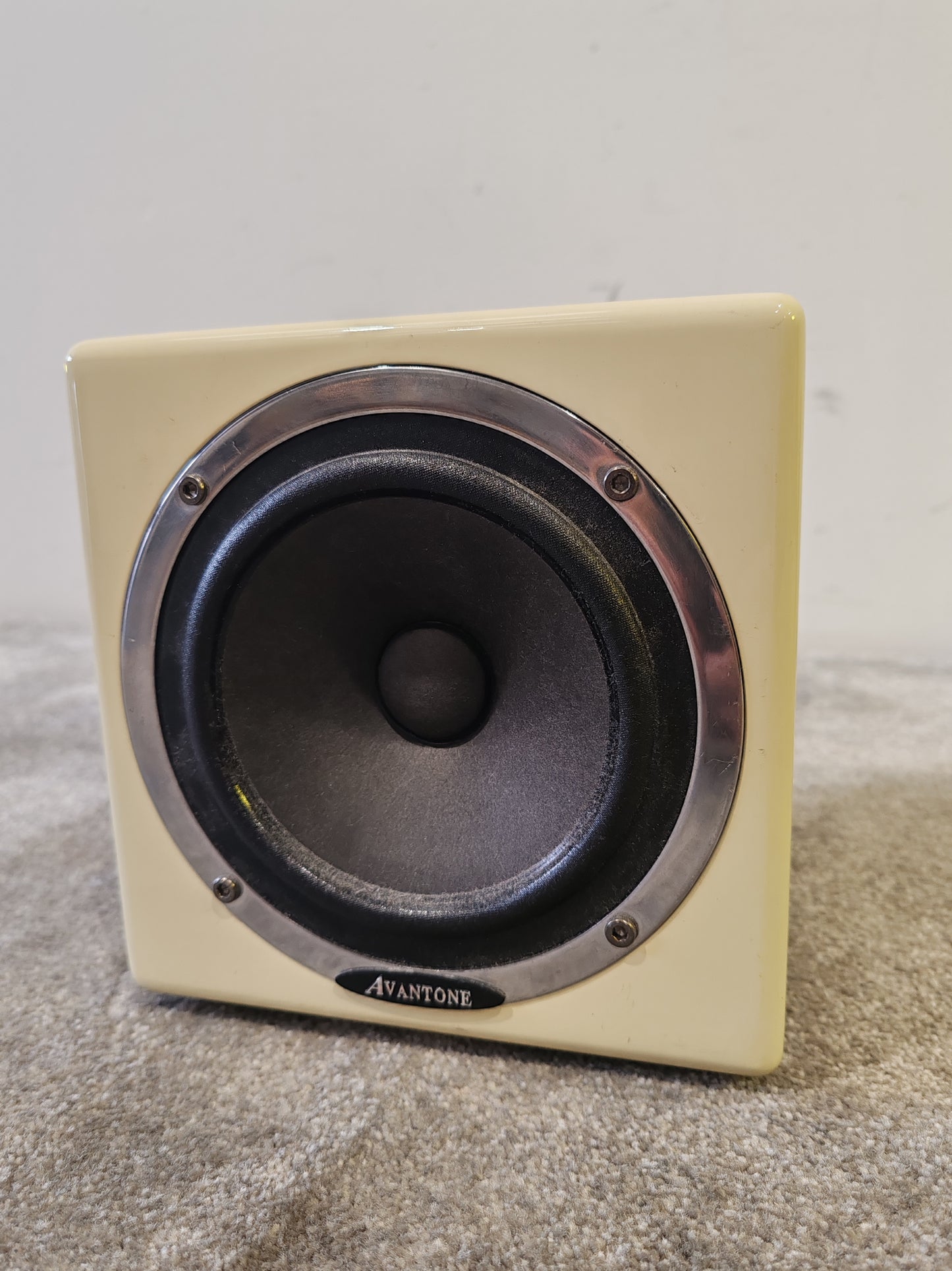 Avantone MixCube Pair of Speakers - Full-Range Audio, Passive - Very Good