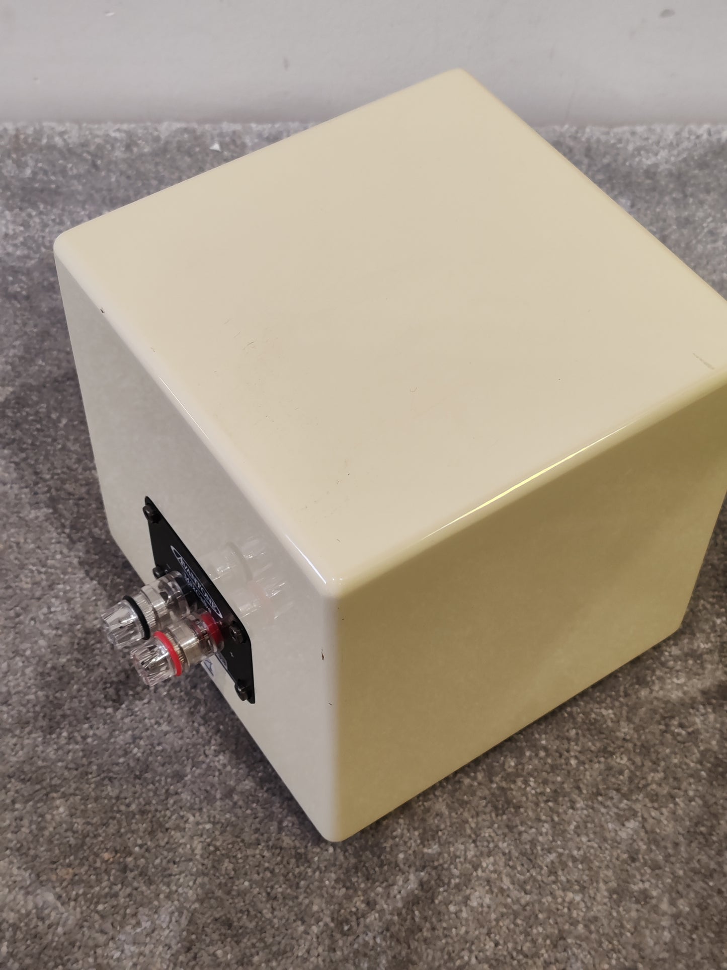 Avantone MixCube Pair of Speakers - Full-Range Audio, Passive - Very Good