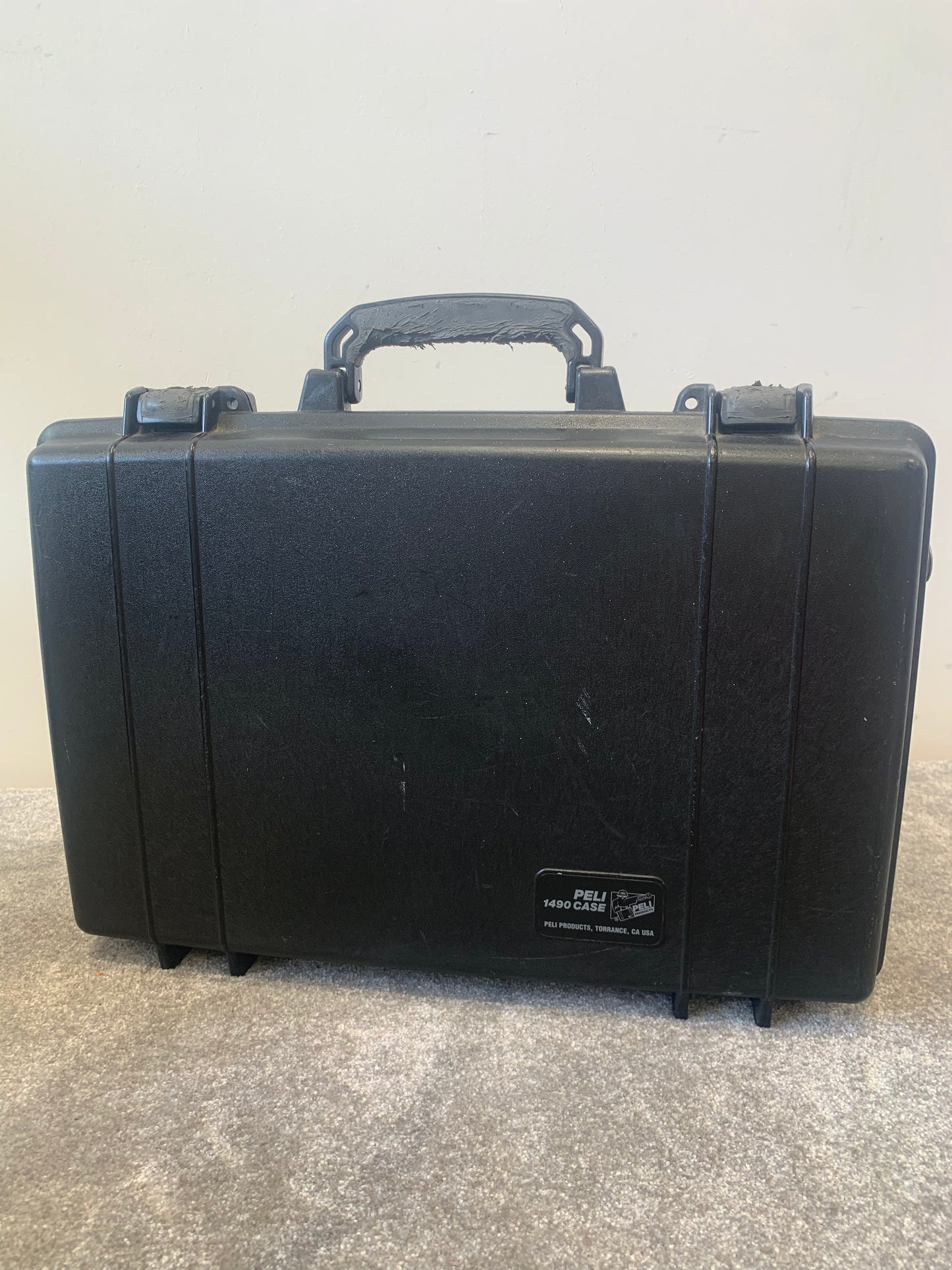 Peli 1490 Black Case – w/ Rubber Insert, File Pockets, Strap – Good