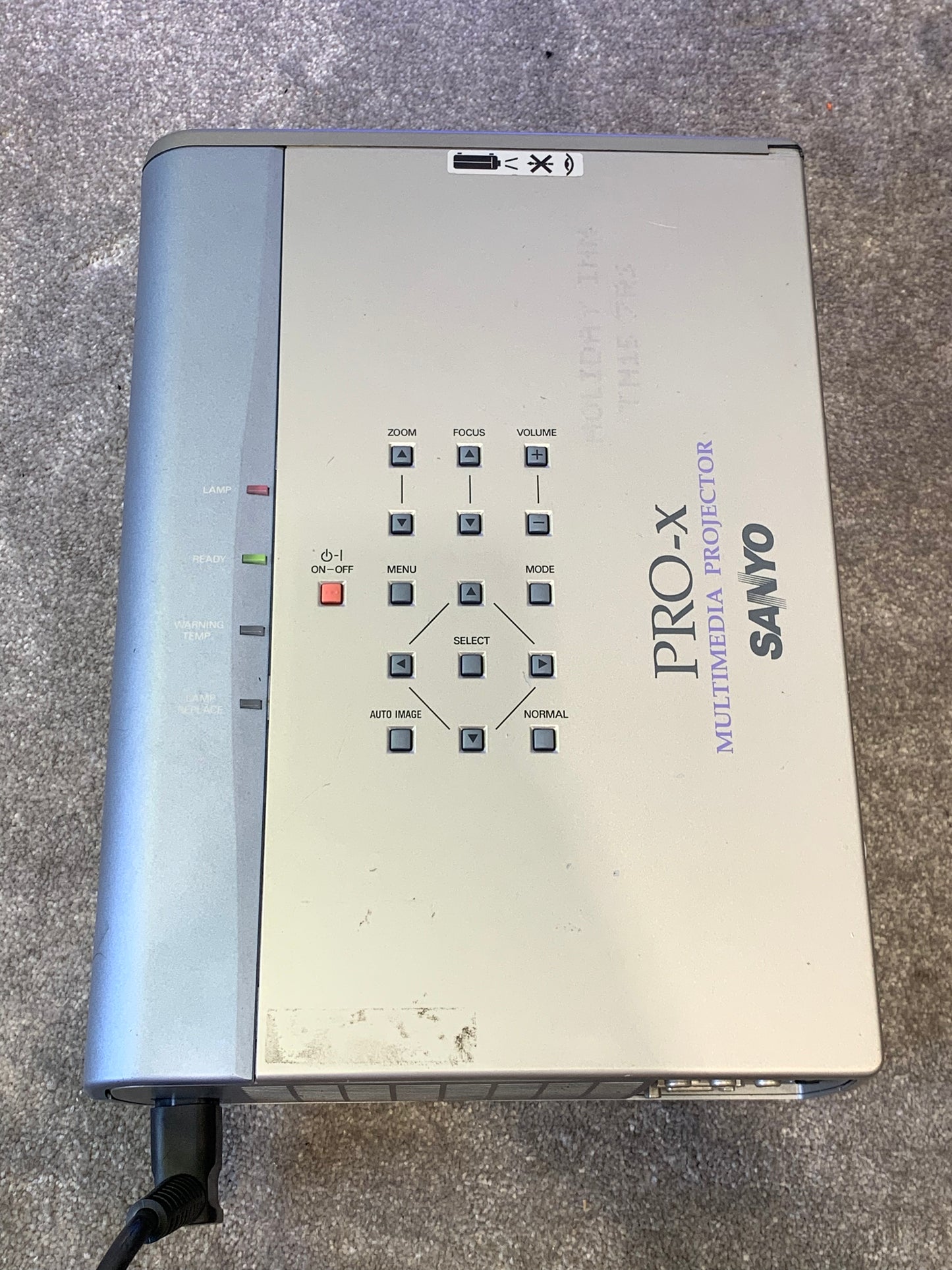 Sanyo Pro-X PLC-SU20E Multimedia Projector – w/ Power Lead, VGA Cable, Carry Case – Very Good
