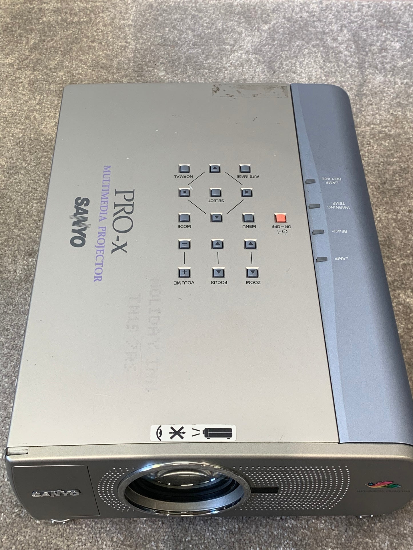 Sanyo Pro-X PLC-SU20E Multimedia Projector – w/ Power Lead, VGA Cable, Carry Case – Very Good