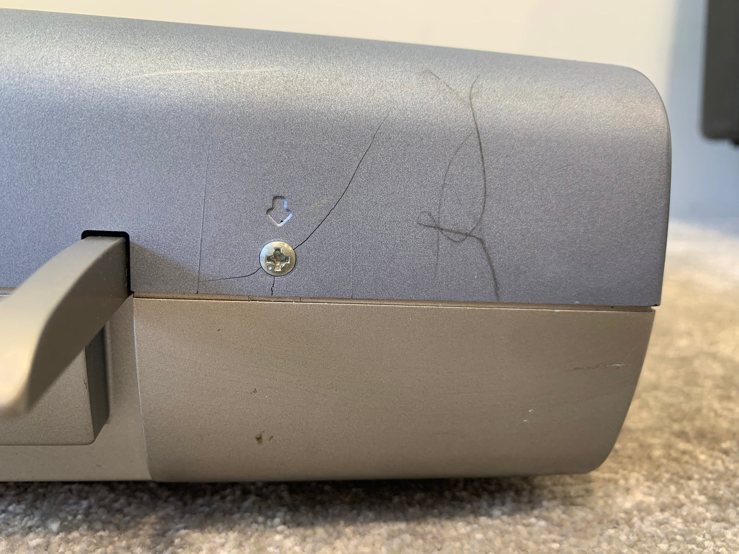 Sanyo Pro-X PLC-SU20E Multimedia Projector – w/ Power Lead, VGA Cable, Carry Case – Very Good