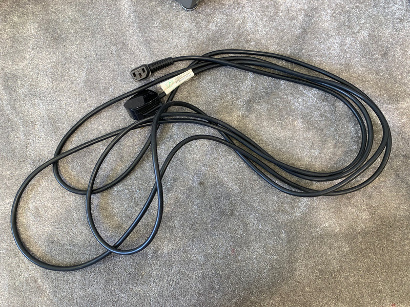 Sanyo Pro-X PLC-SU20E Multimedia Projector - w/ Power Lead, VGA Cable, Carry Case - Very Good - image 11