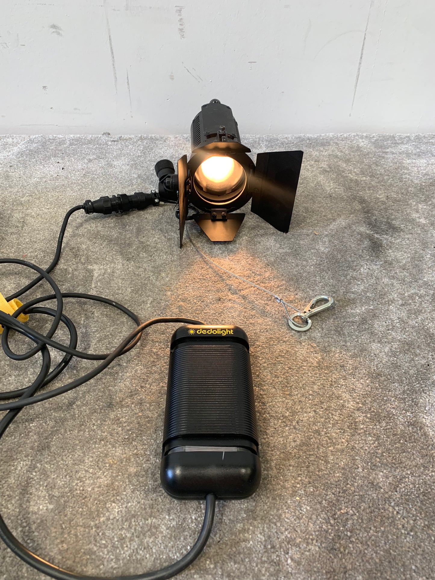 Dedolight Tronic DLH2– w/ Dimmer – Excellent