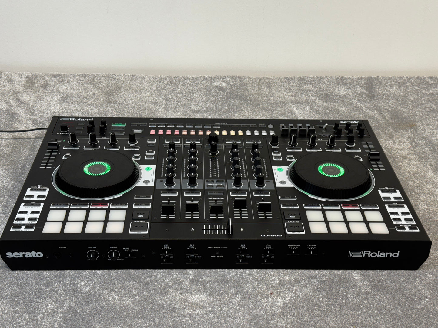 Roland DJ-808 Professional Grade DJ Controller Boxed