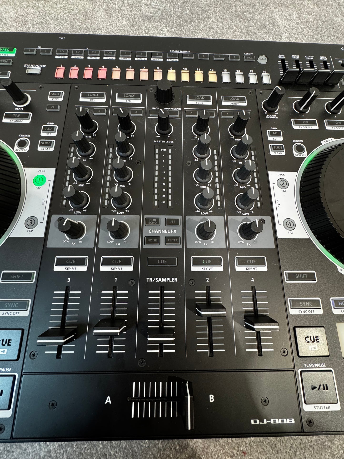Roland DJ-808 Professional Grade DJ Controller Boxed
