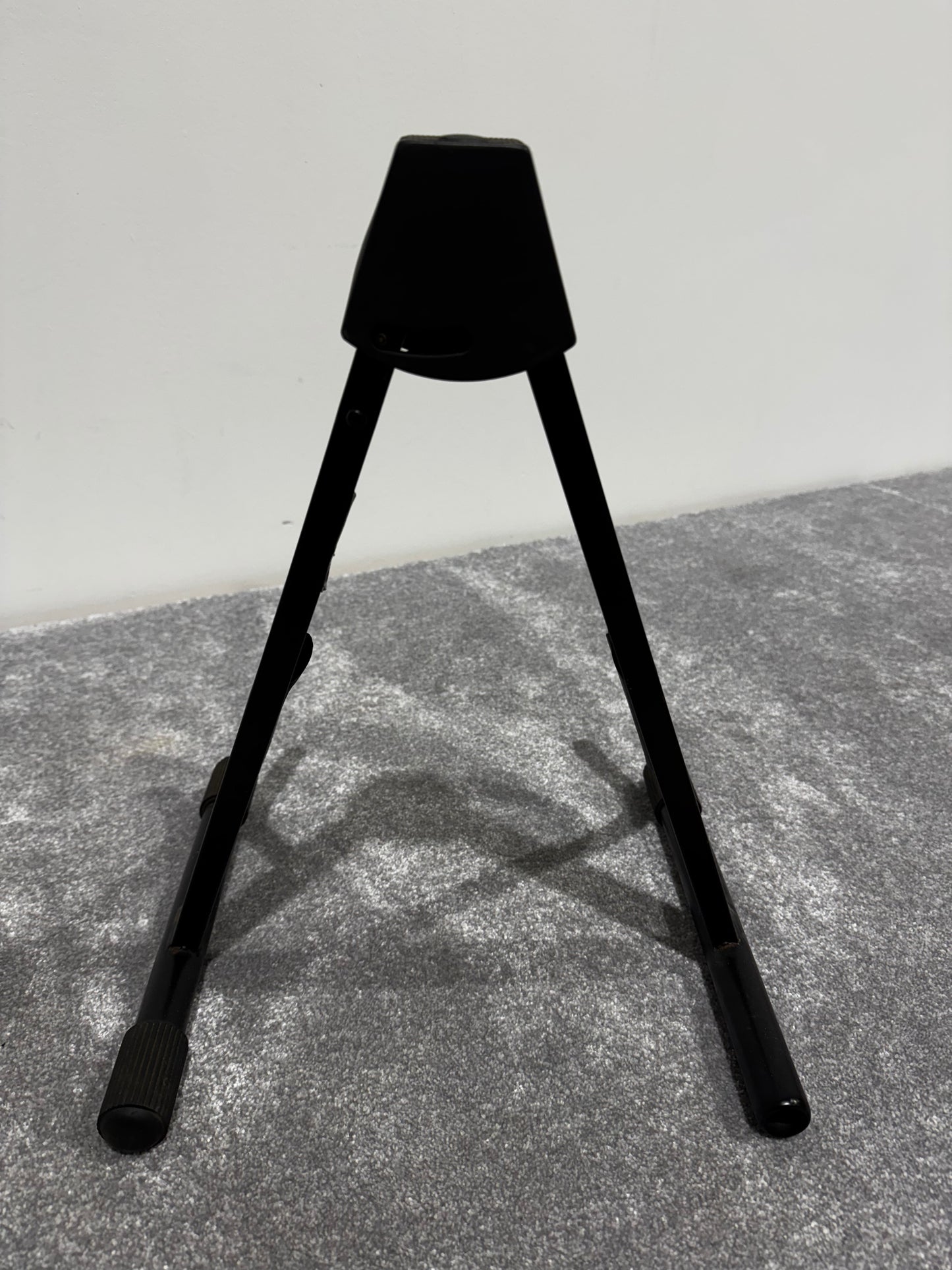 Stagg Foldable A Stand for Electric/Bass Guitar
