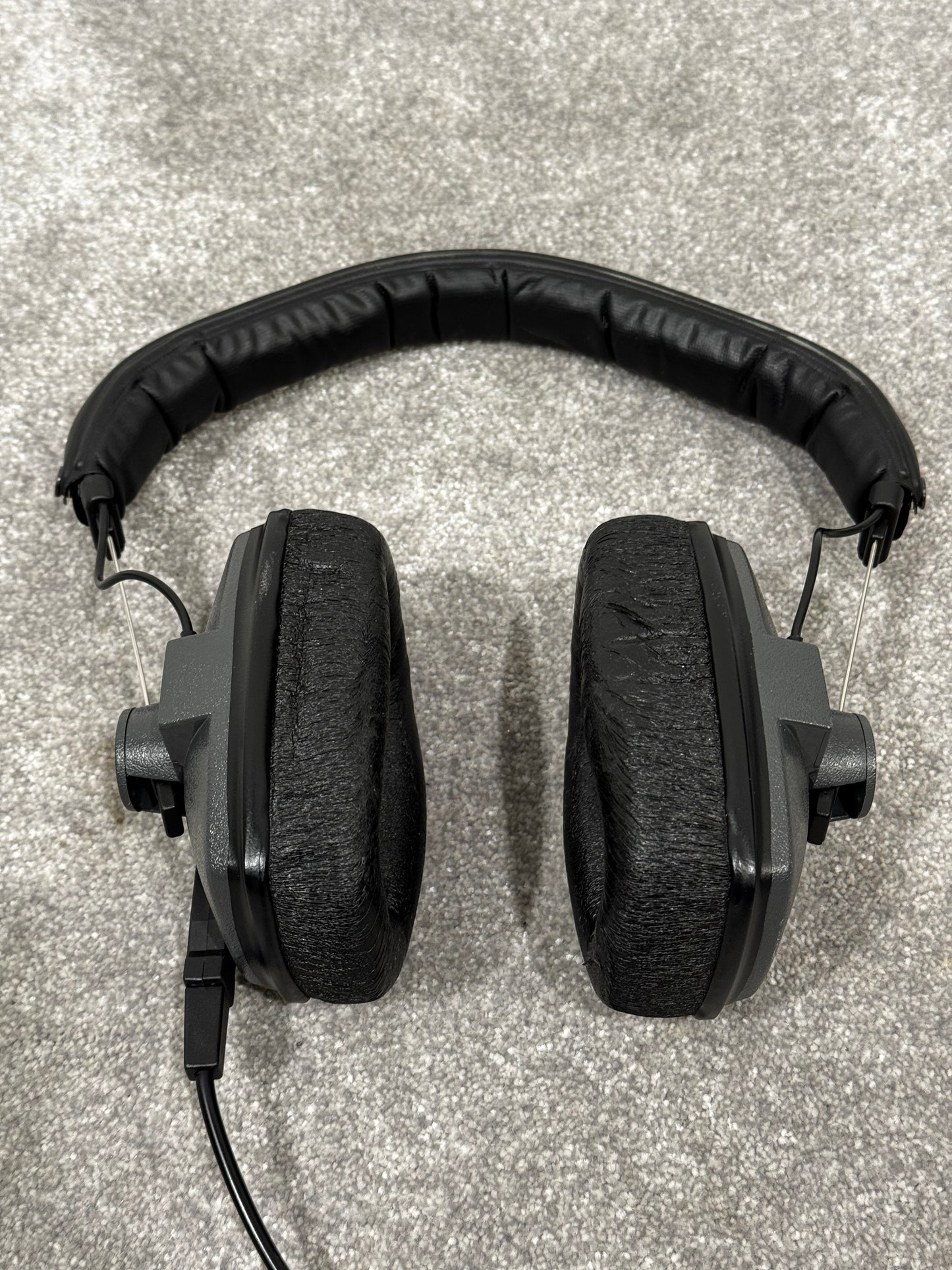 beyerdynamic DT-150 - Studio Headphones