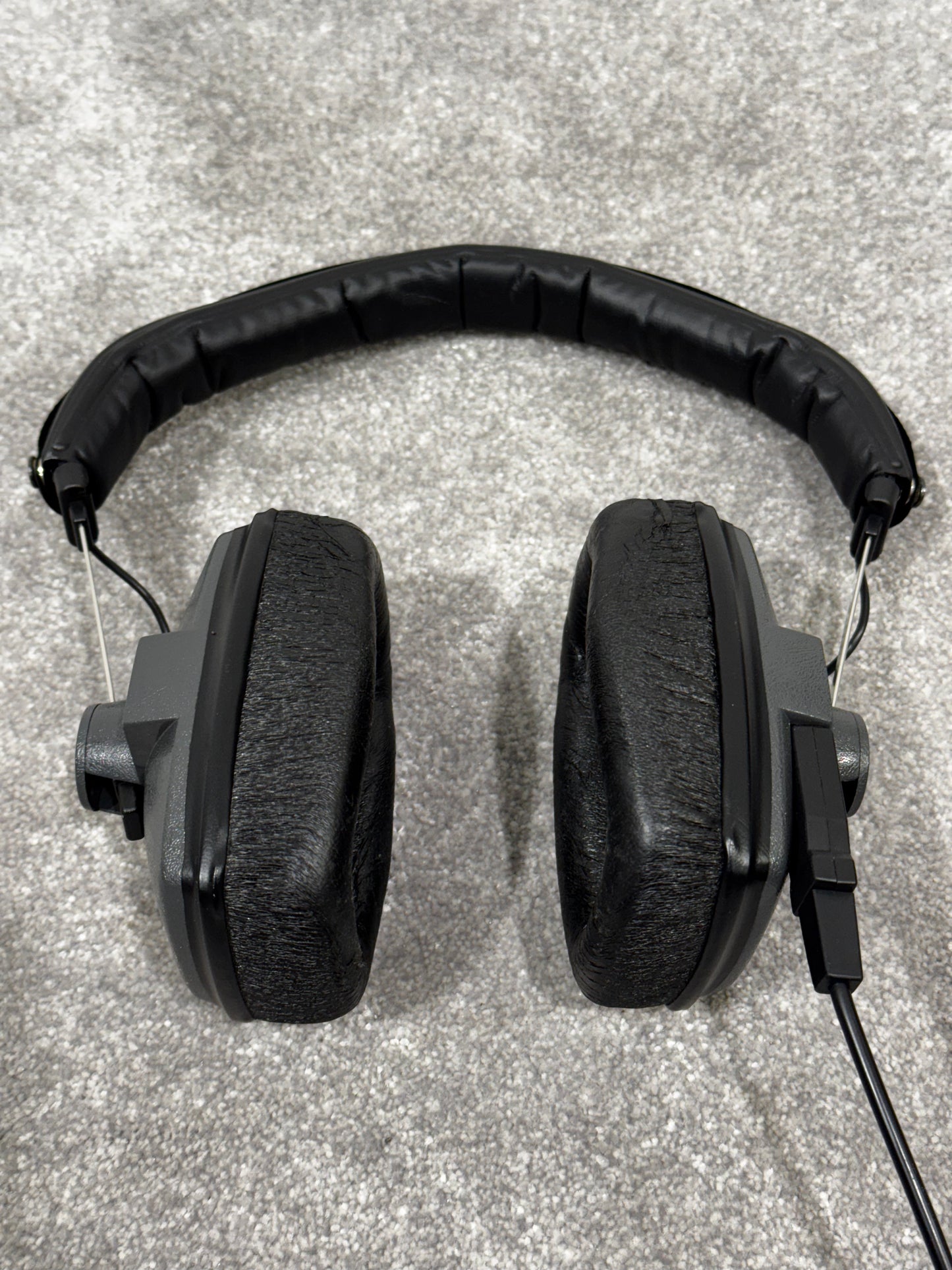beyerdynamic DT-150 - Studio Headphones