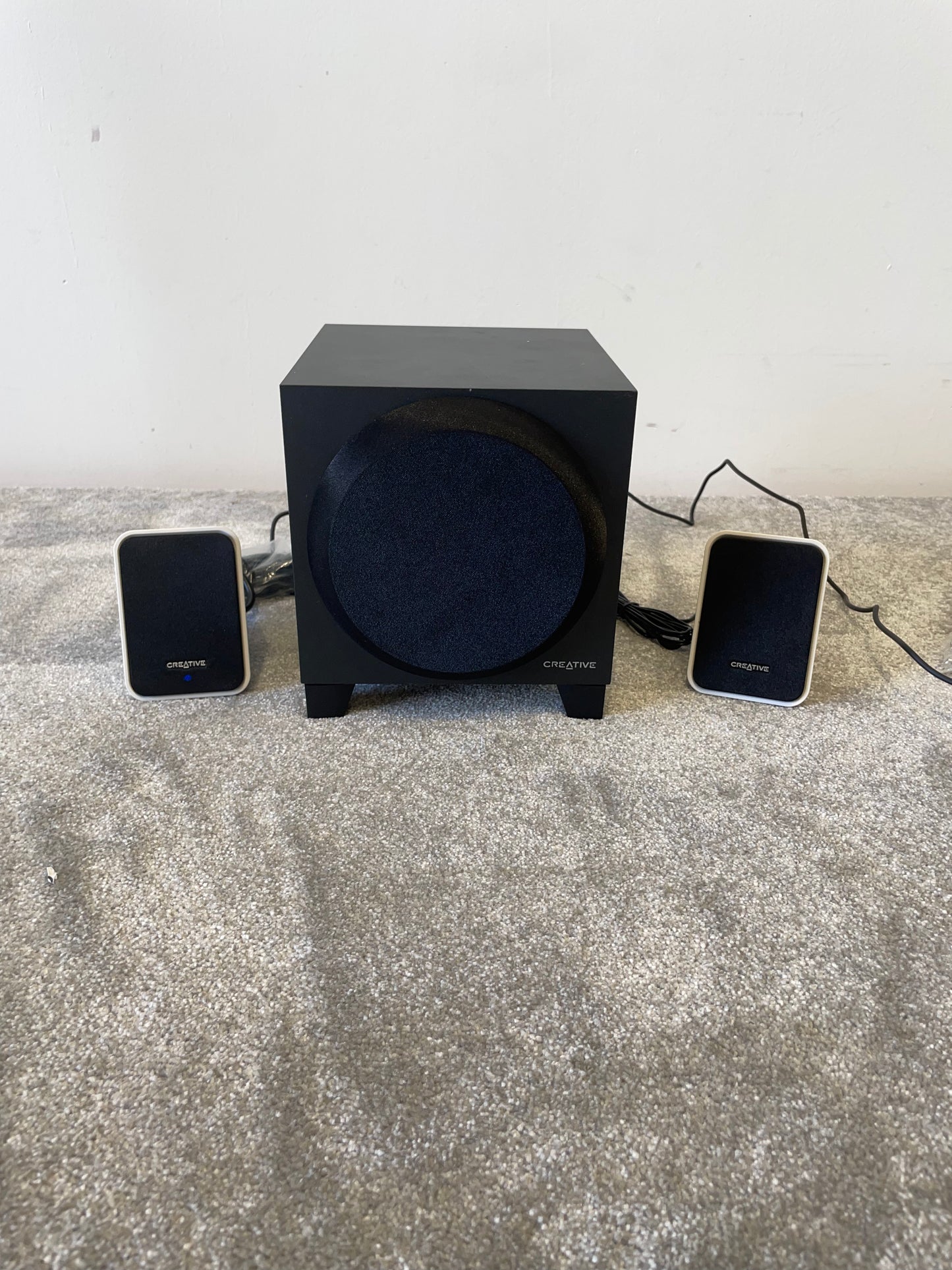 Creative Inspire S2 Wireless 2.1 Speaker System - Bluetooth Speaker System - Excellent