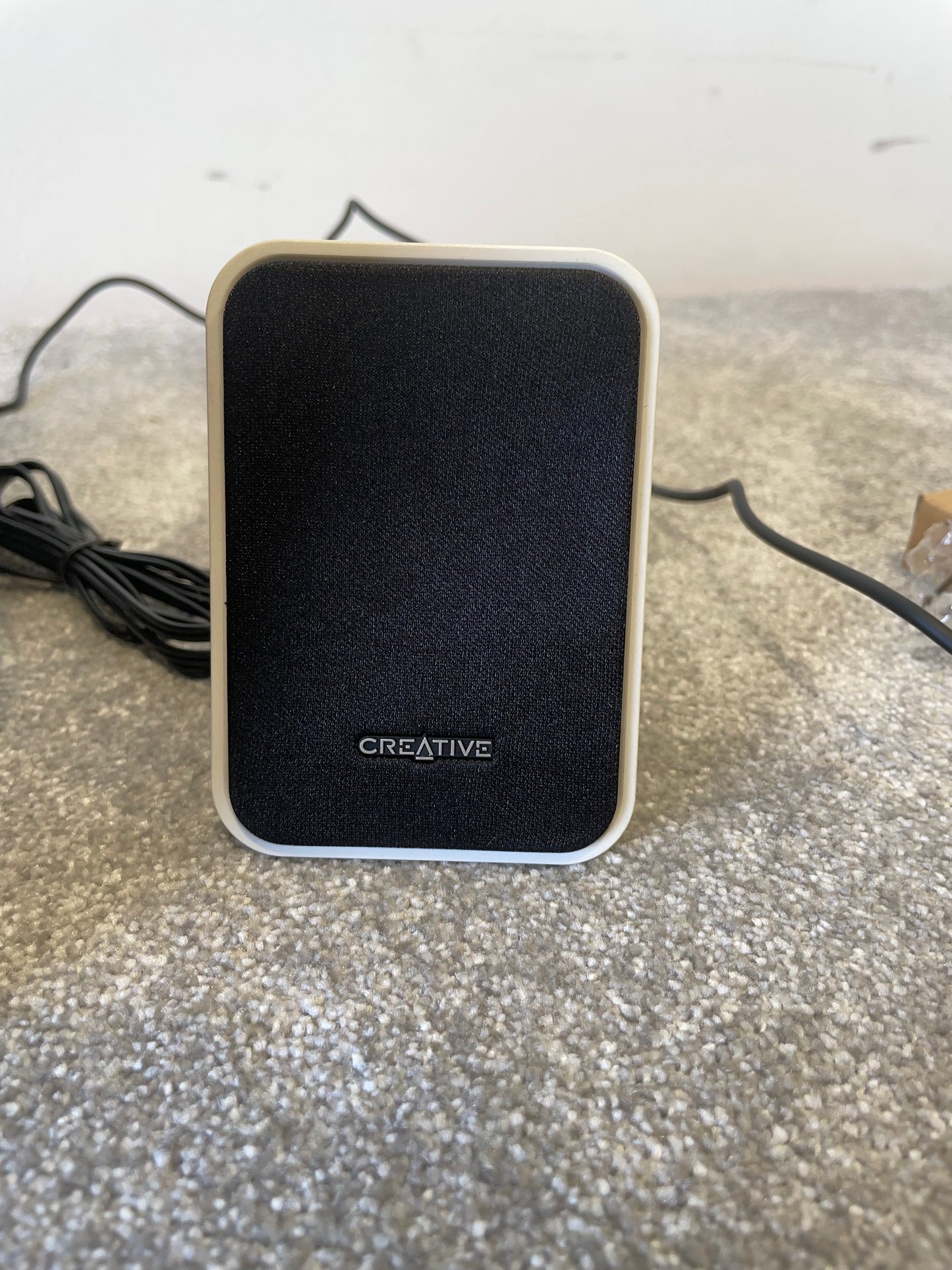 Creative Inspire S2 Wireless 2.1 Speaker System - Bluetooth Speaker System - Excellent