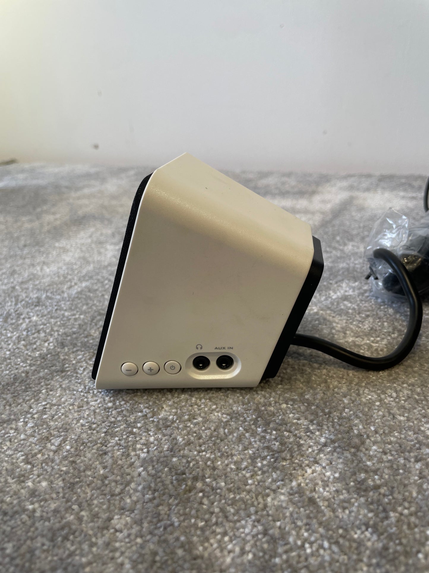 Creative Inspire S2 Wireless 2.1 Speaker System - Bluetooth Speaker System - Excellent