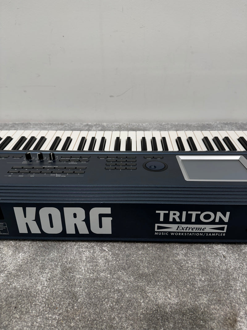 KORG TRITON Extreme 61 Key Synthesizer with Gator soft case - image 4