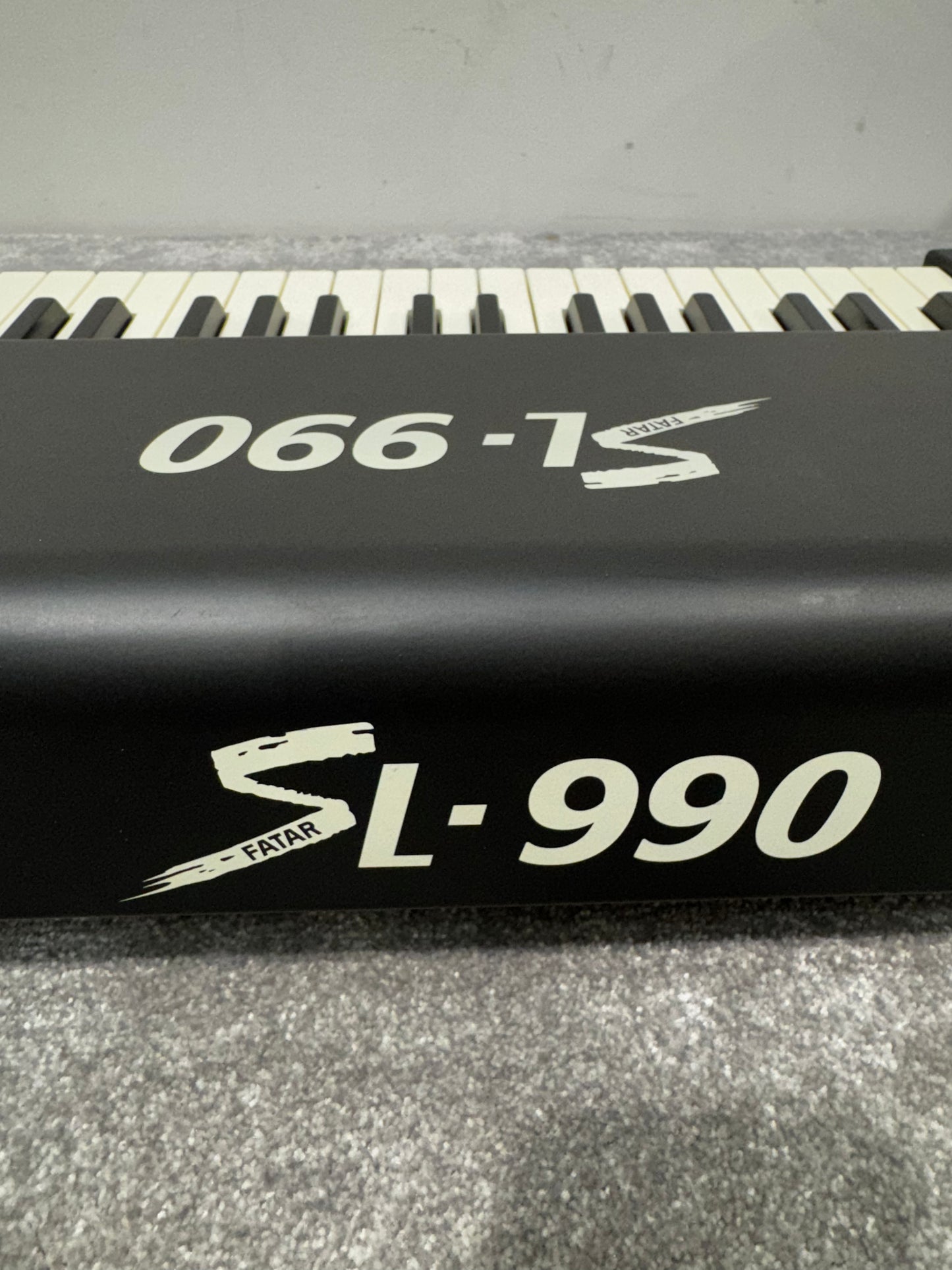 Studiologic SL-990 Controller Keyboard - 88 Weighted Keys w/ Flight Case