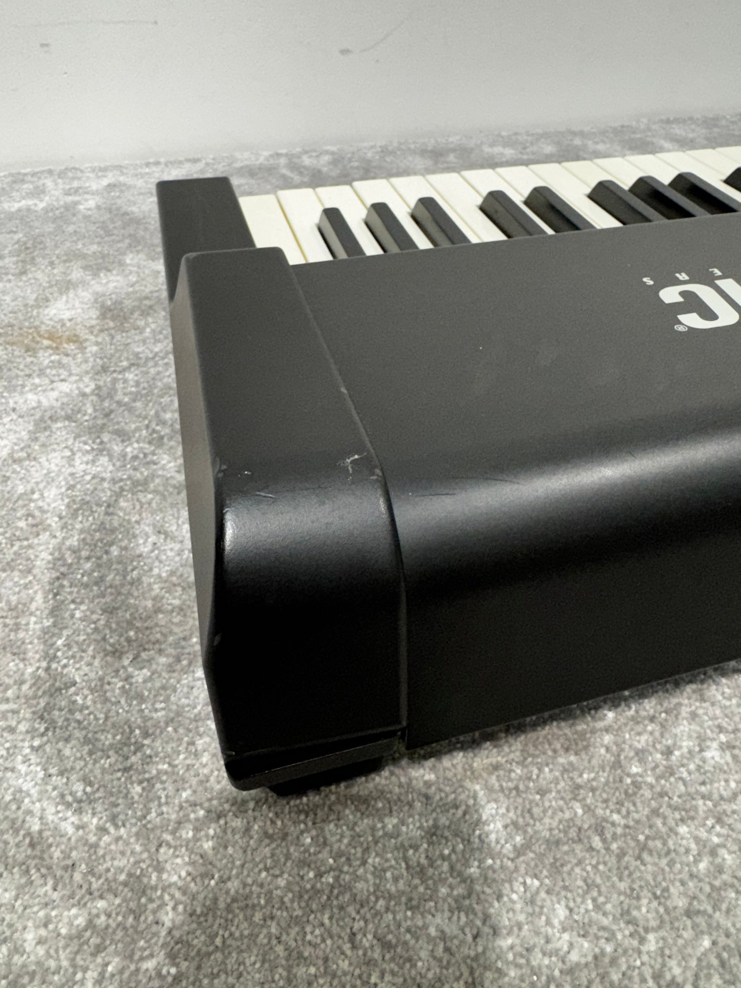 Studiologic SL-990 Controller Keyboard - 88 Weighted Keys w/ Flight Case