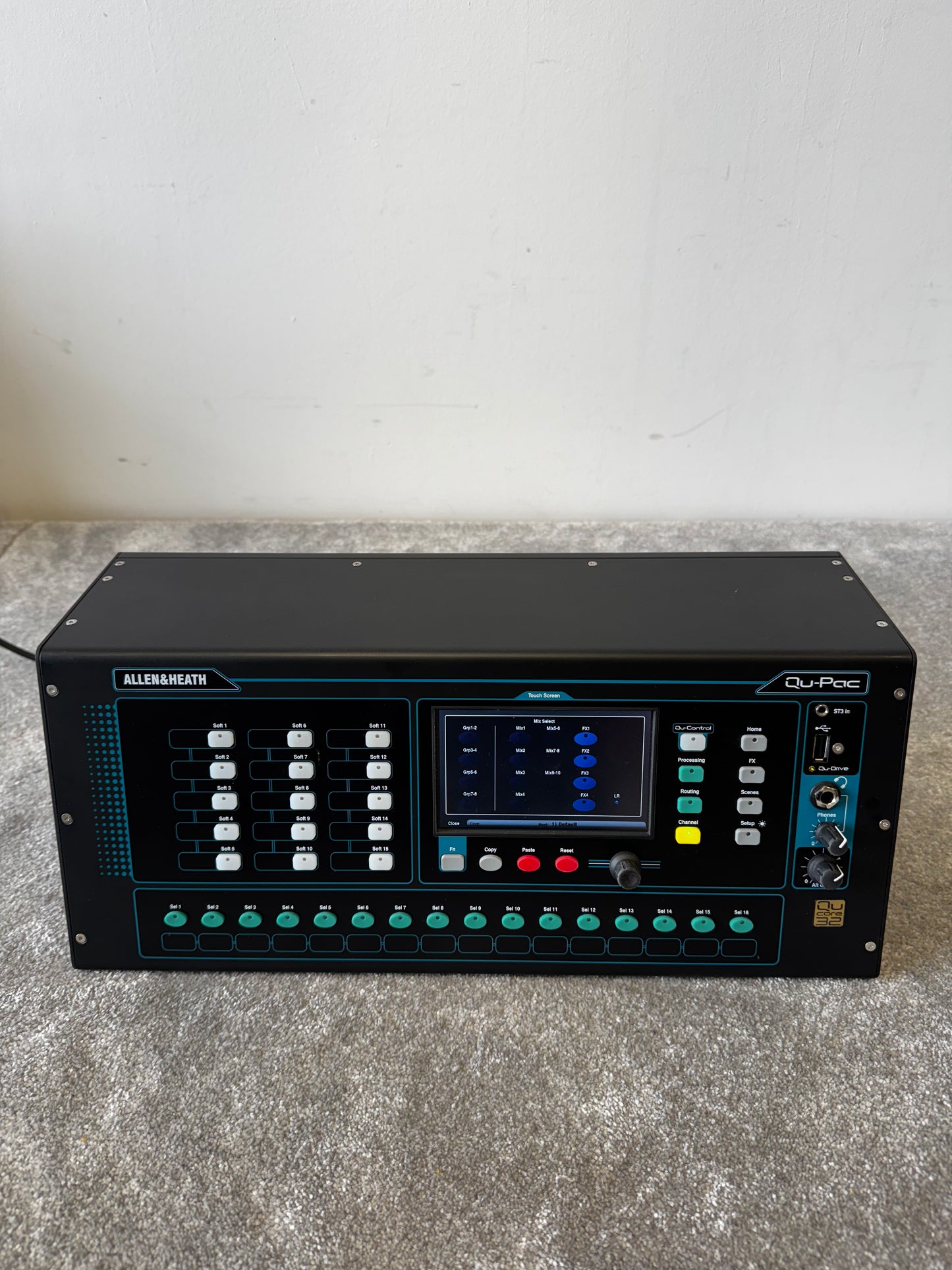 Allen & Heath QU-PAC Compact Digital Mixer