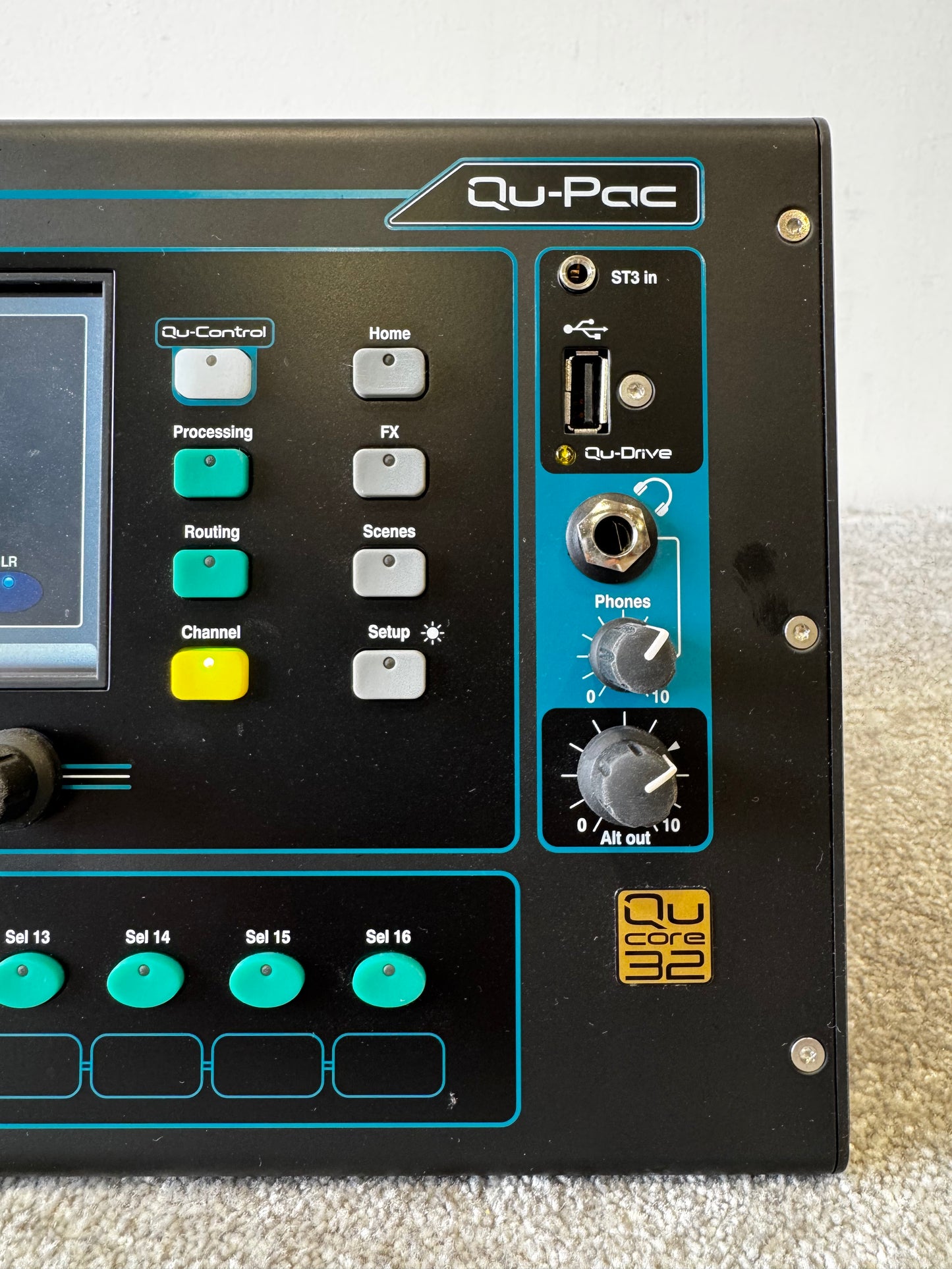 Allen & Heath QU-PAC Compact Digital Mixer