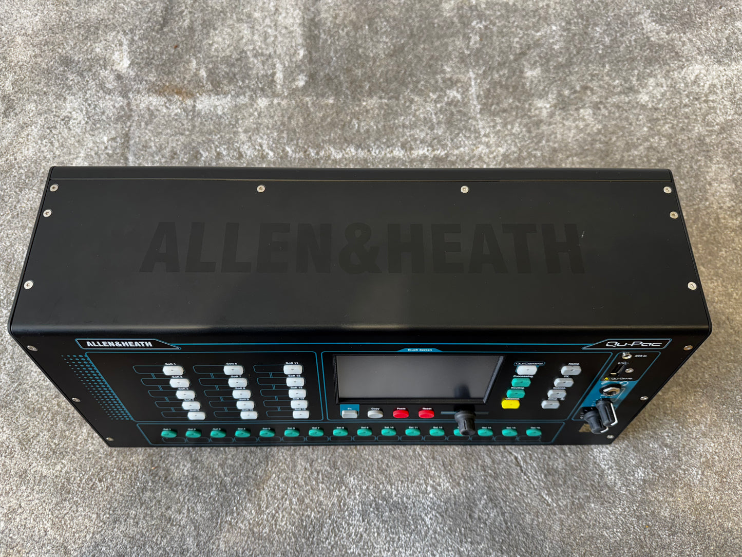 Allen & Heath QU-PAC Compact Digital Mixer