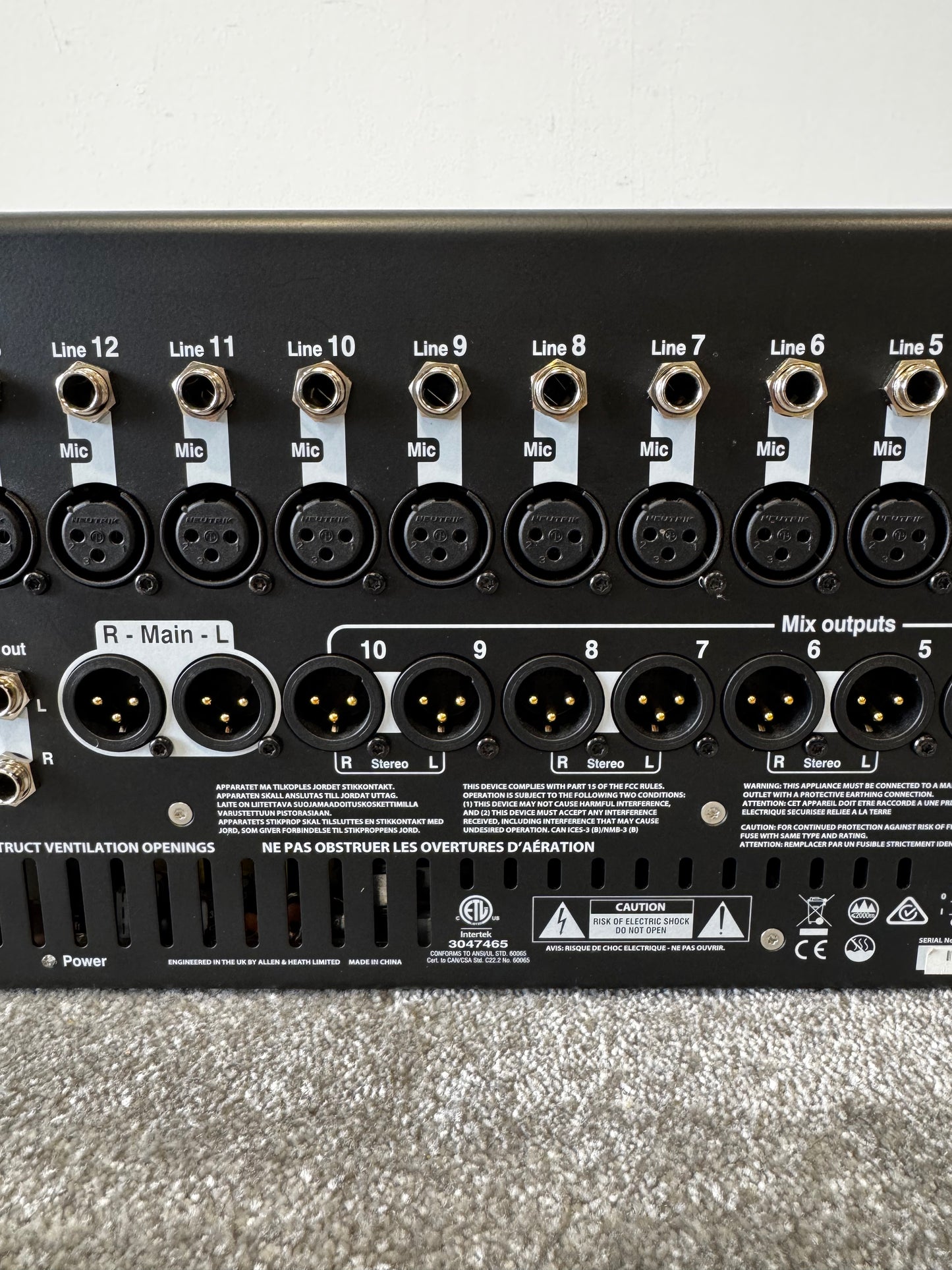 Allen & Heath QU-PAC Compact Digital Mixer