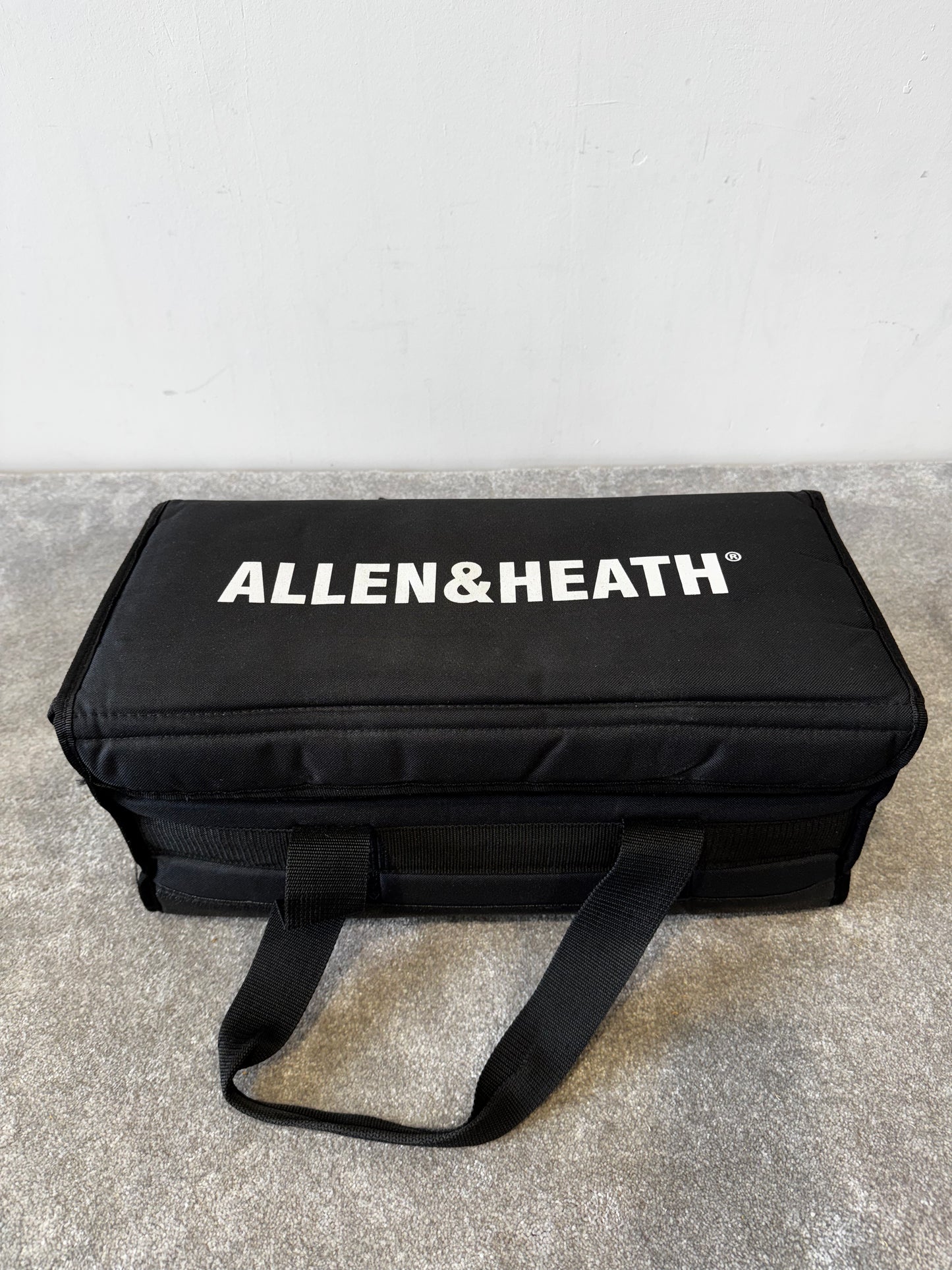 Allen & Heath QU-PAC Compact Digital Mixer